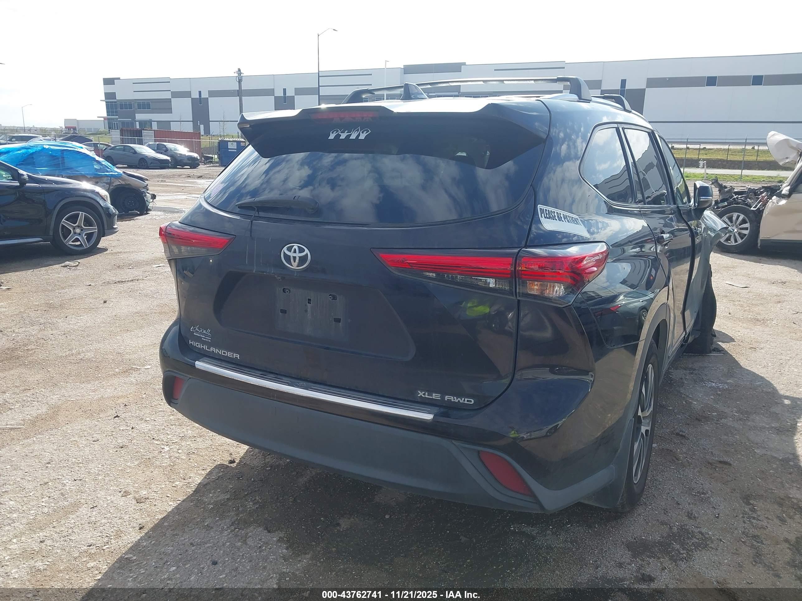 TOYOTA HIGHLANDER image 4