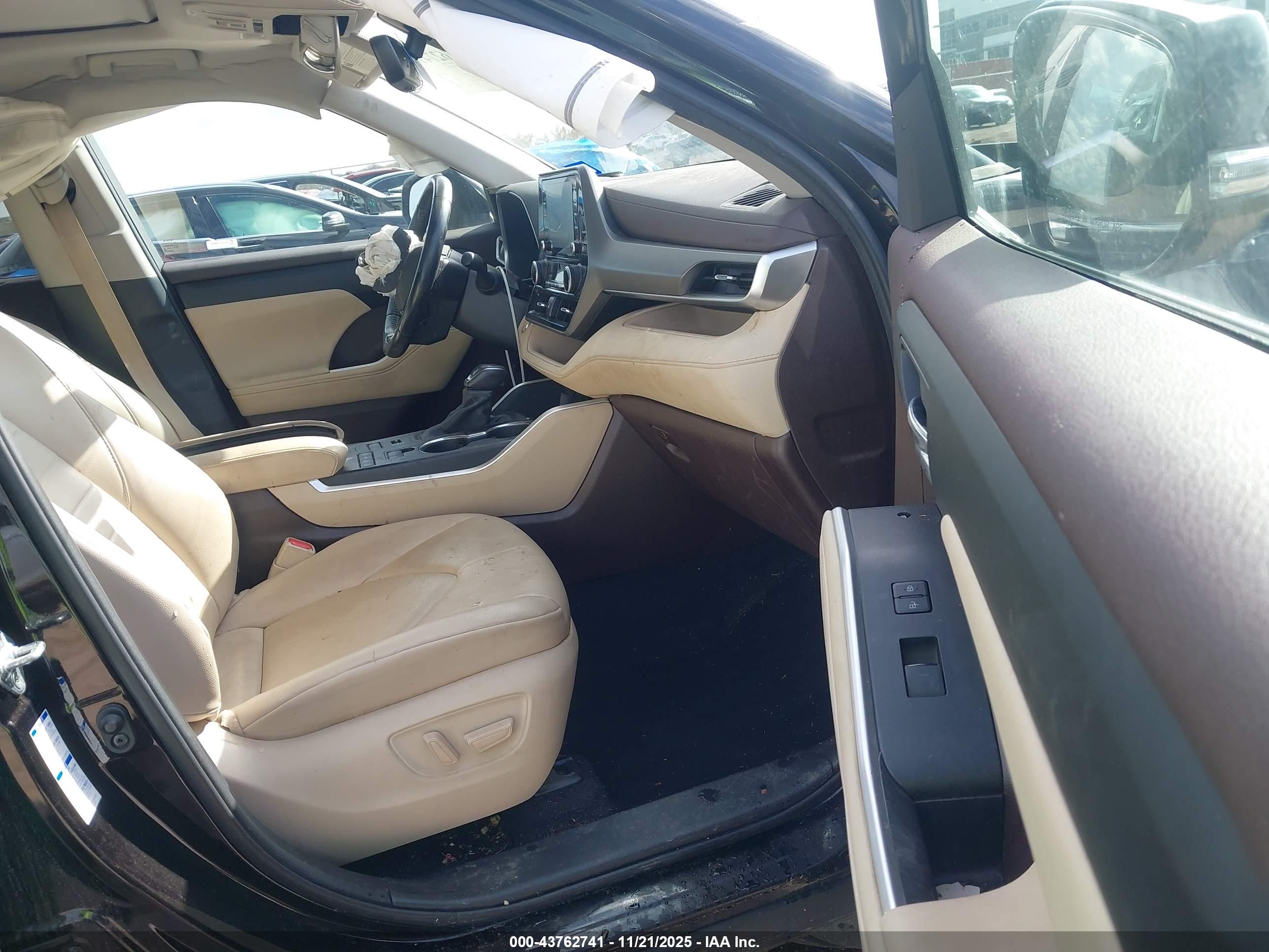 TOYOTA HIGHLANDER image 5