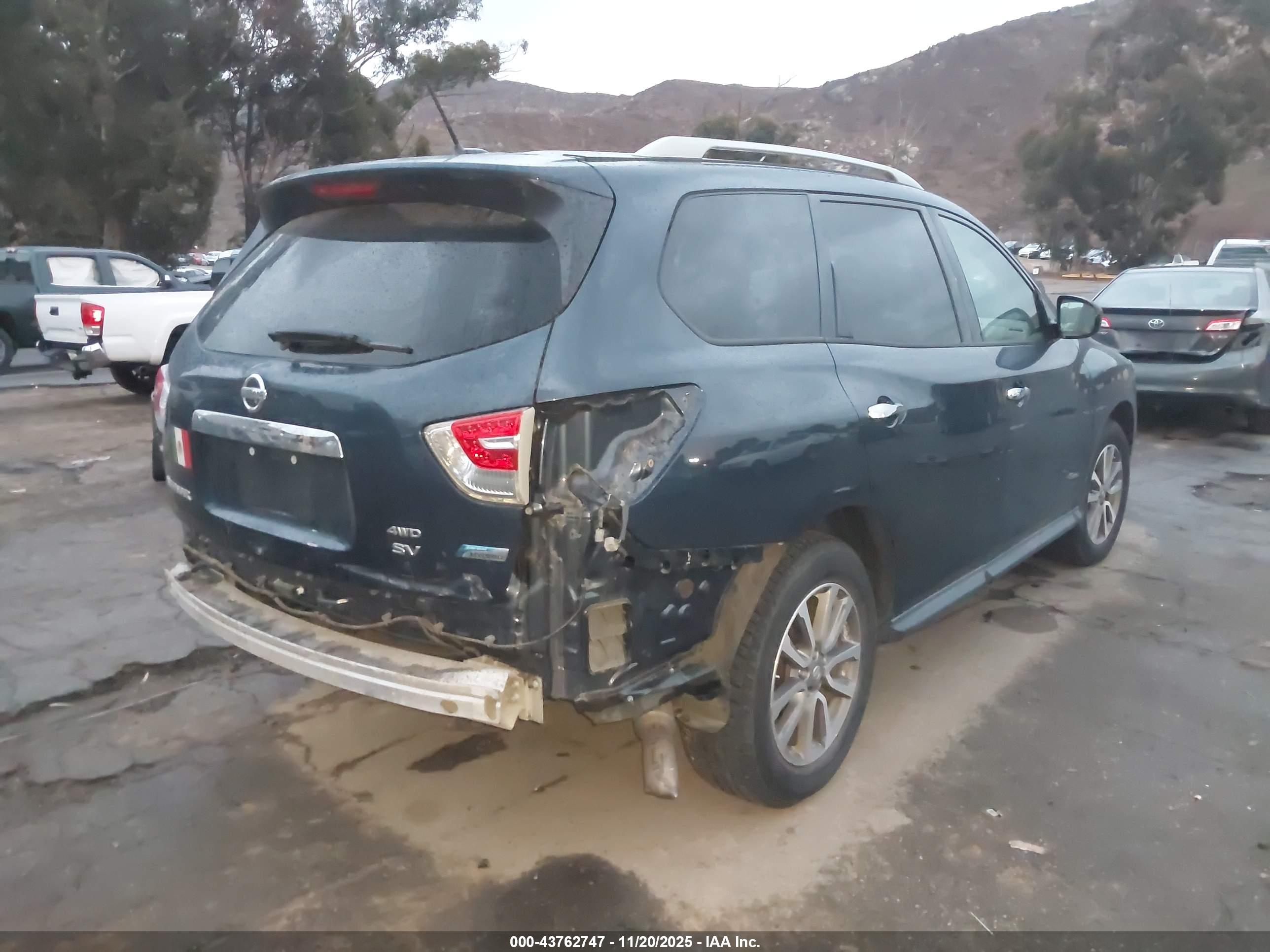 NISSAN PATHFINDER image 4