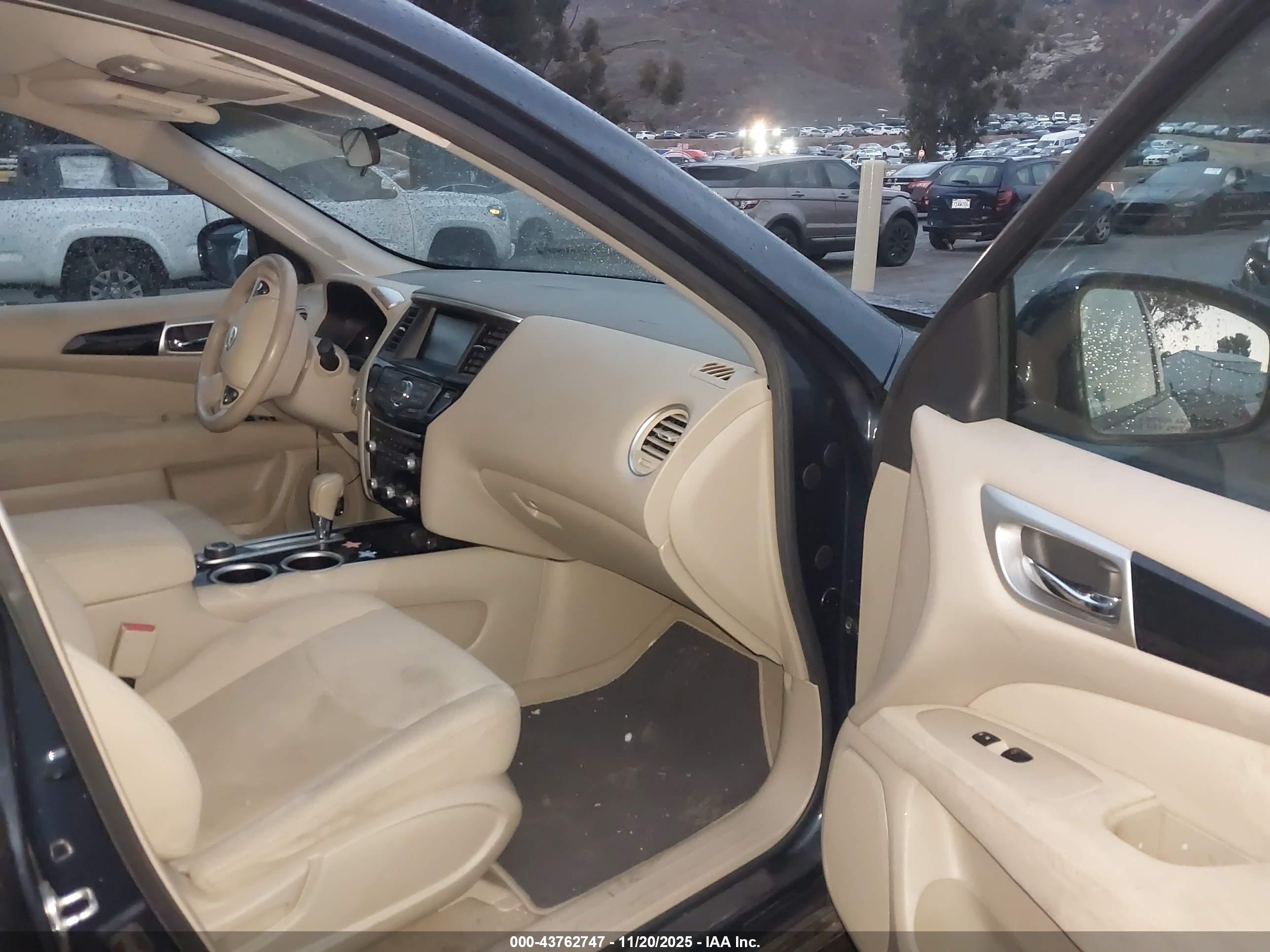 NISSAN PATHFINDER image 5