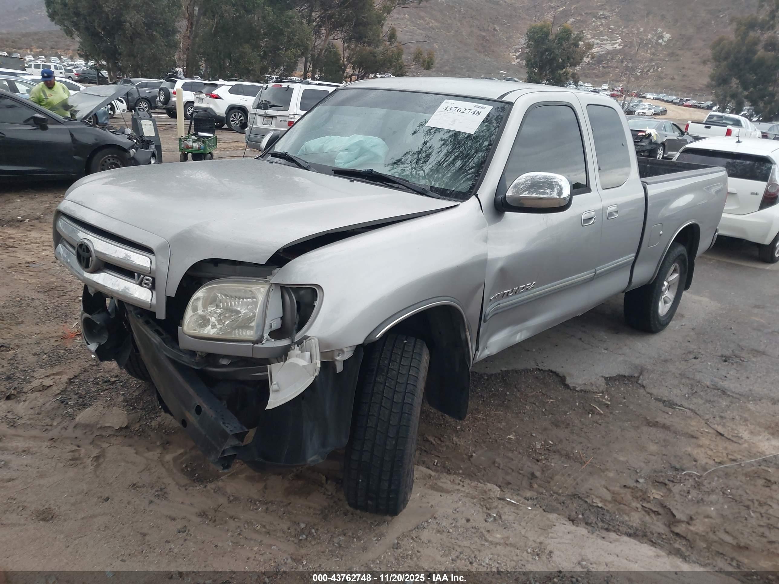 TOYOTA TUNDRA image 2