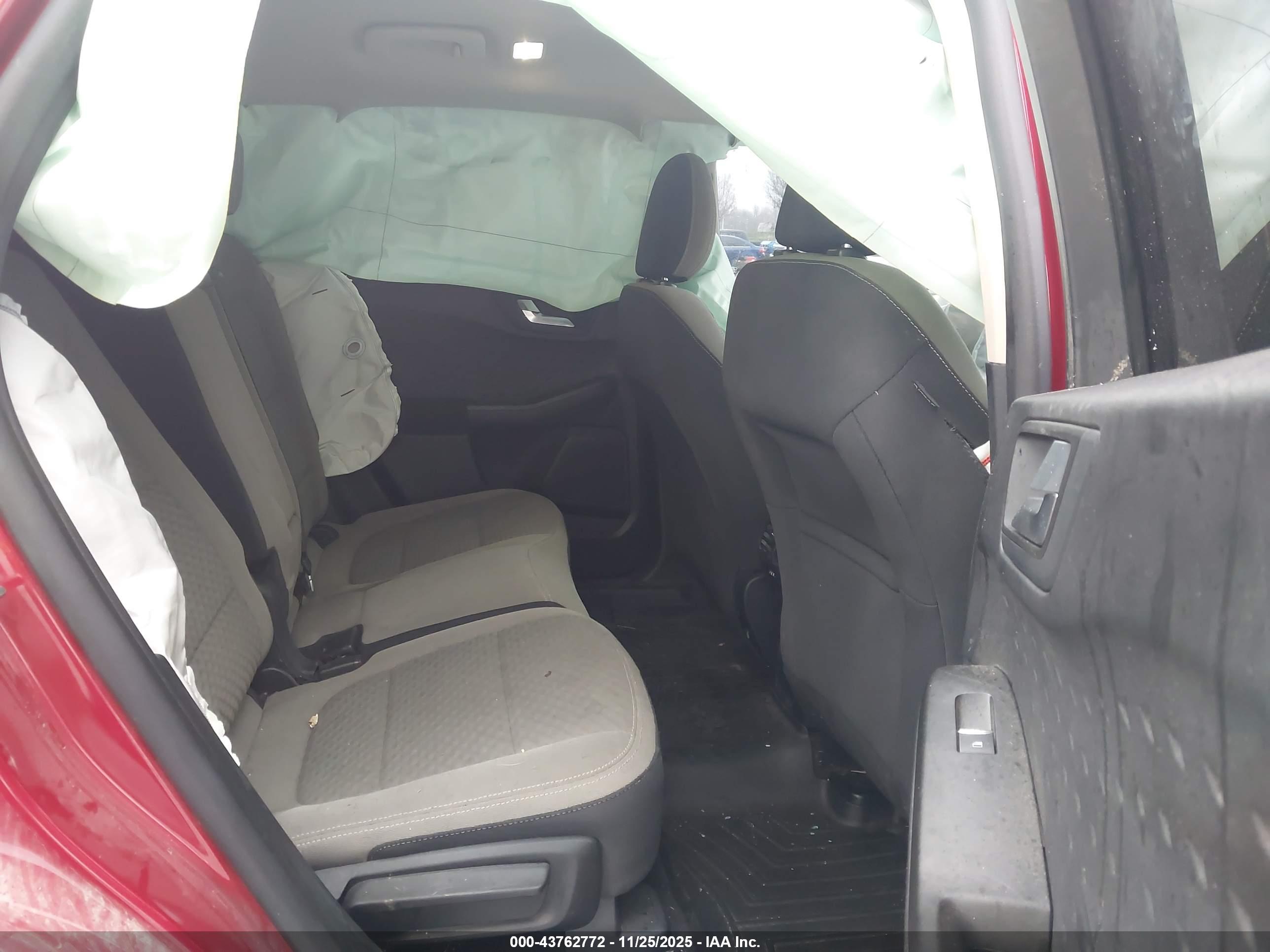 FORD ESCAPE image 8