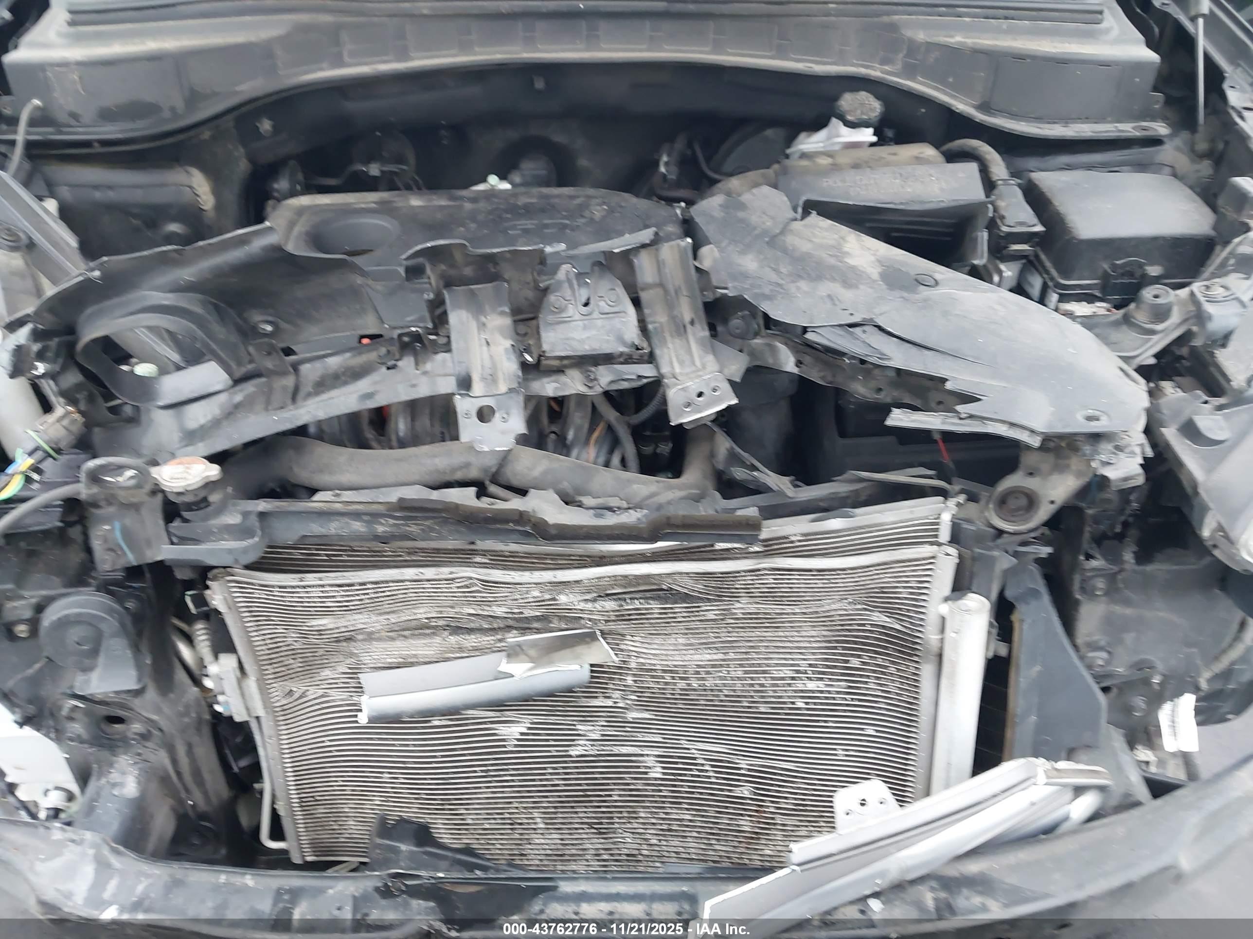 HYUNDAI SANTA image 10