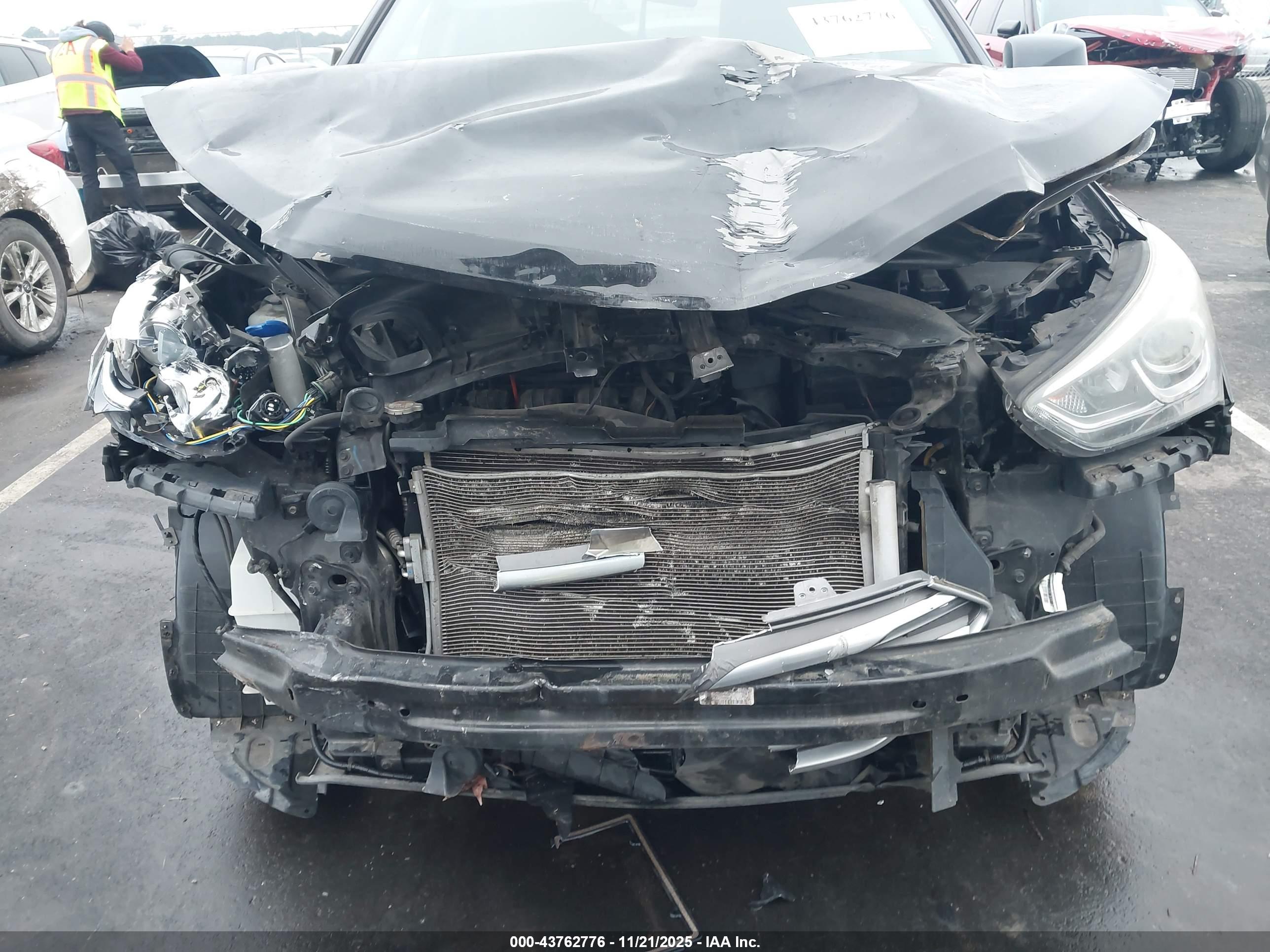 HYUNDAI SANTA image 6