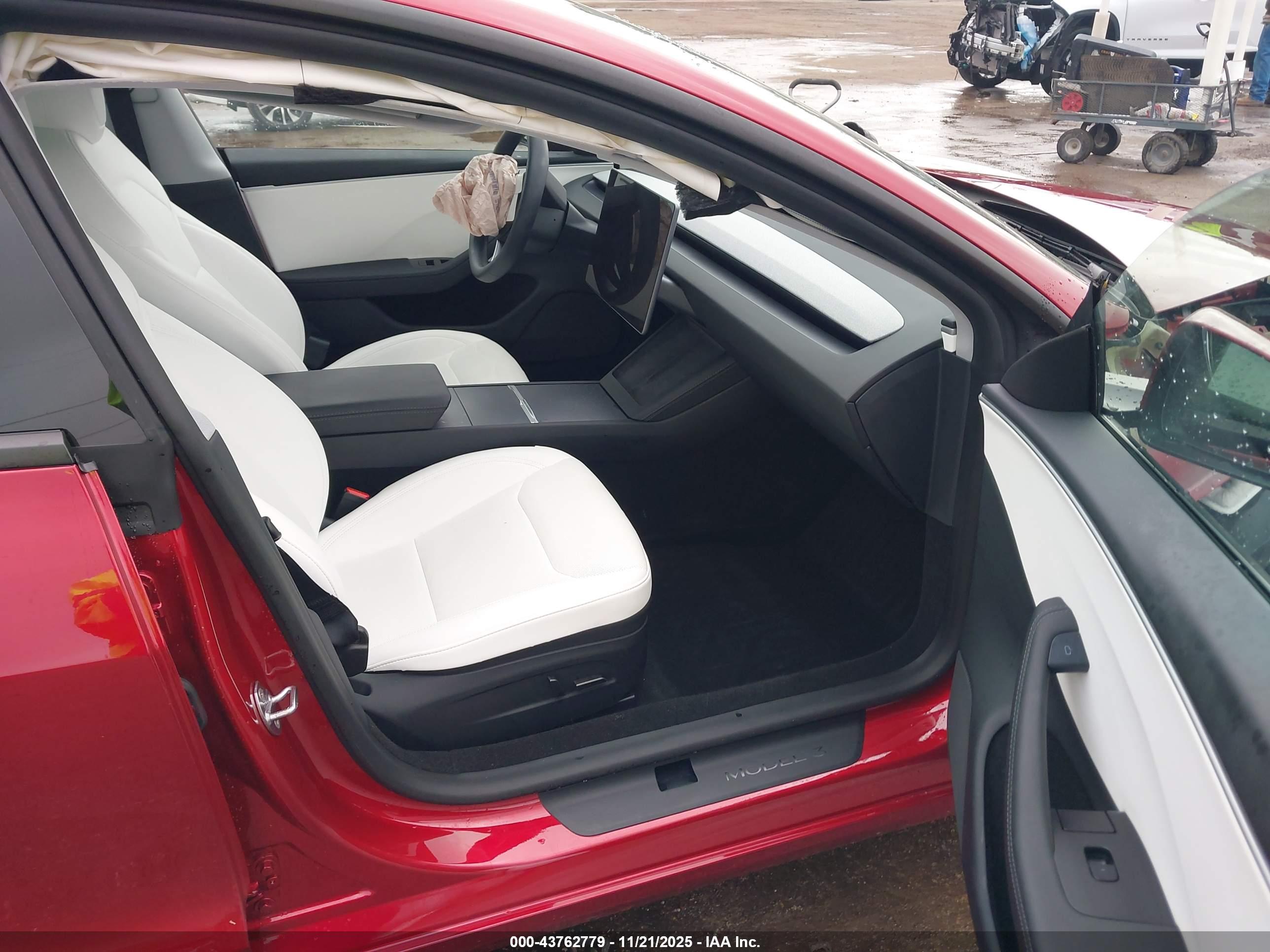 TESLA MODEL image 5
