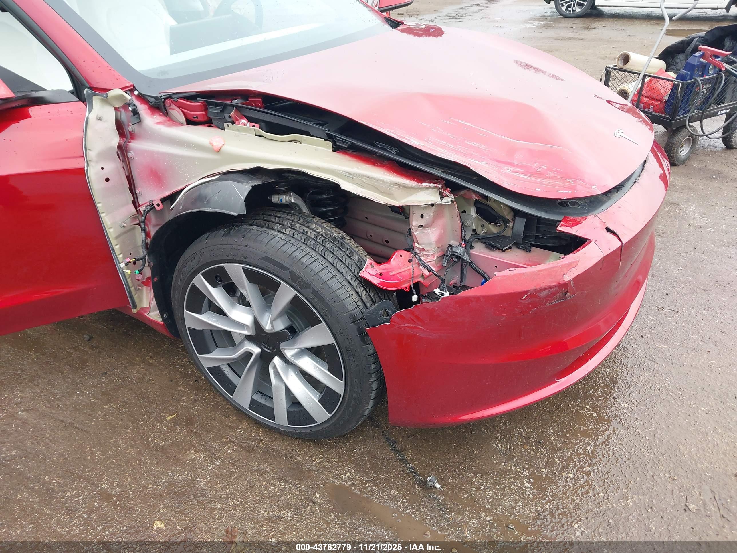 TESLA MODEL image 6