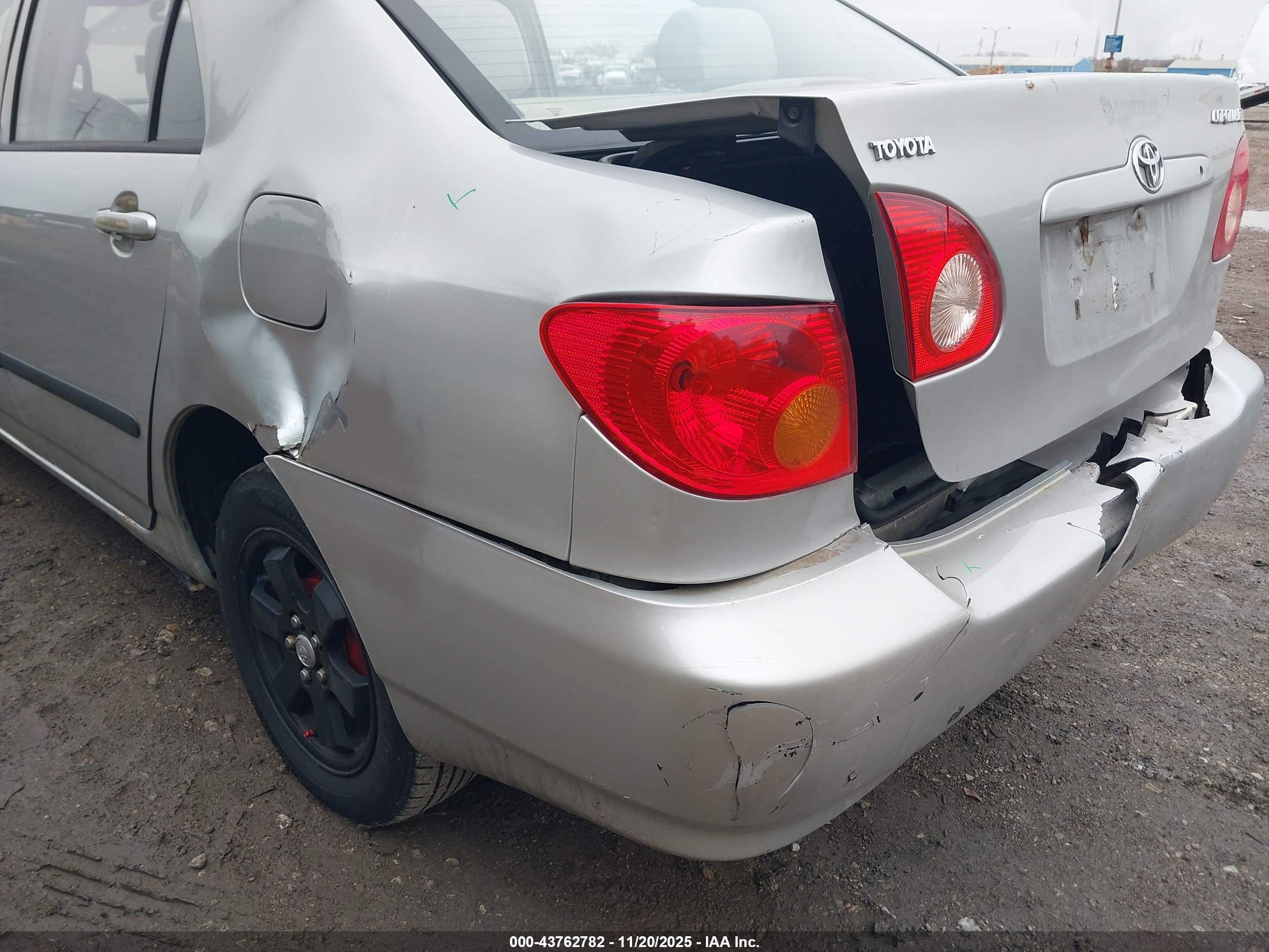 TOYOTA COROLLA image 6
