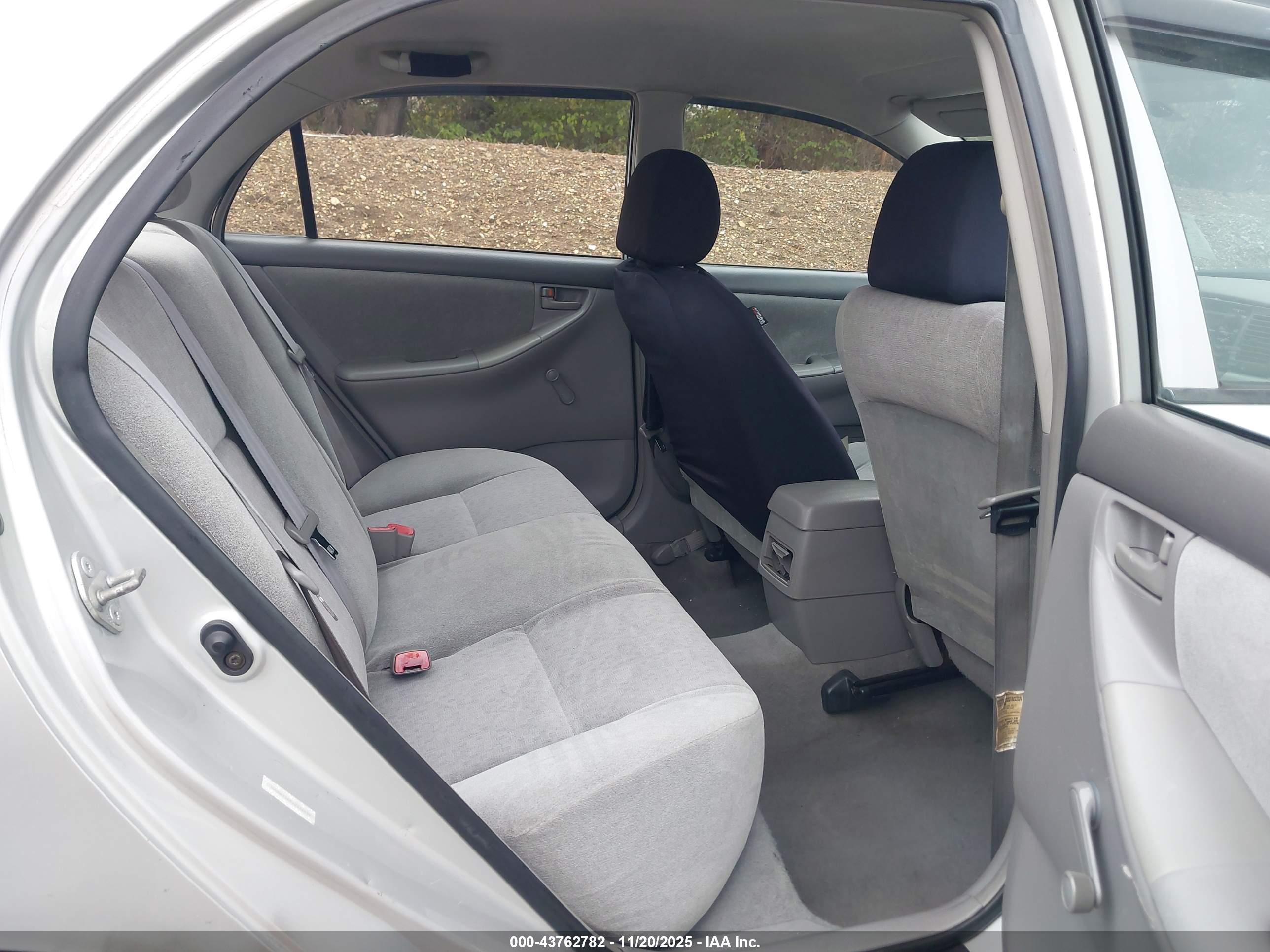 TOYOTA COROLLA image 8