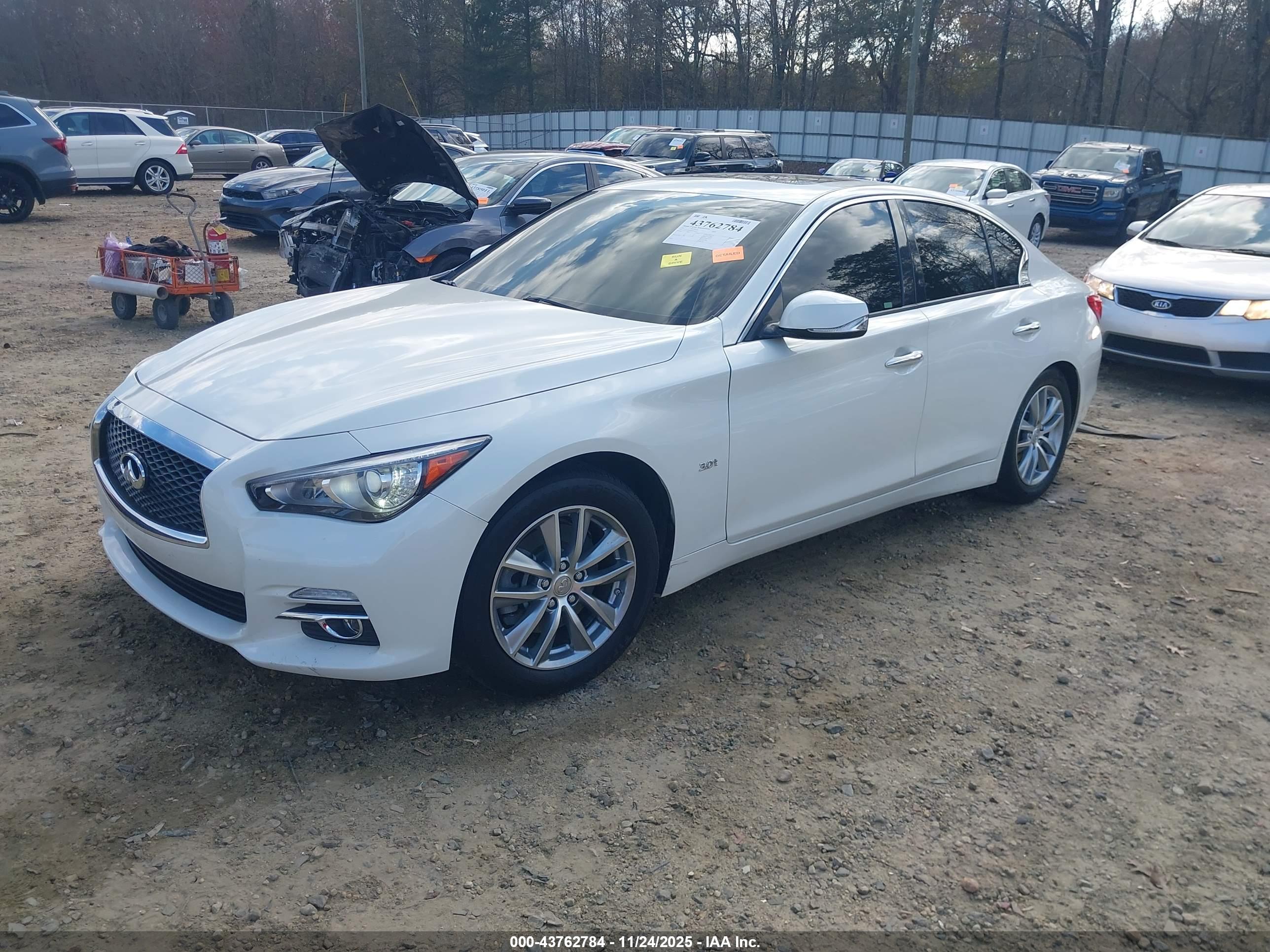 INFINITI Q50 image 2