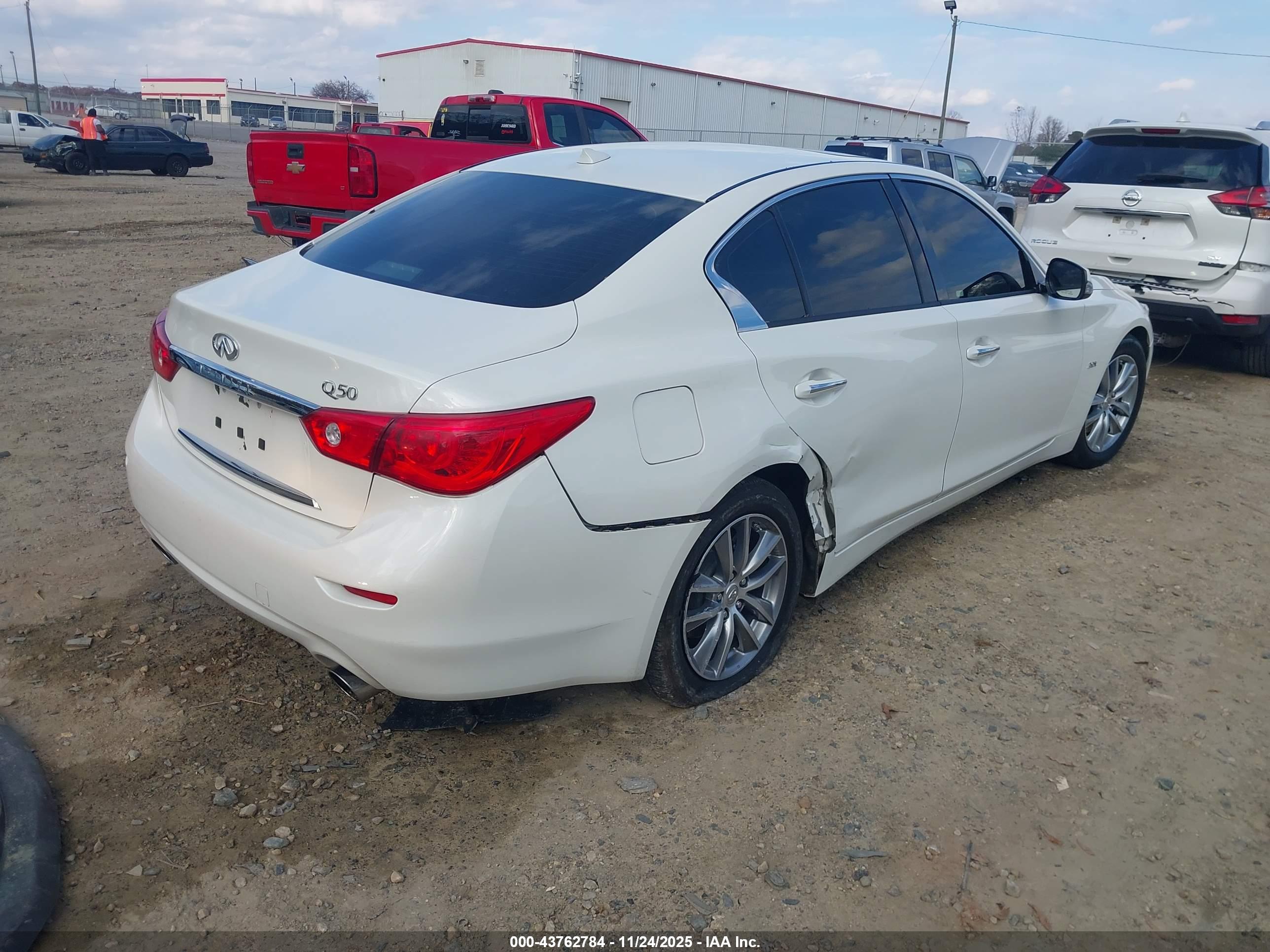 INFINITI Q50 image 4