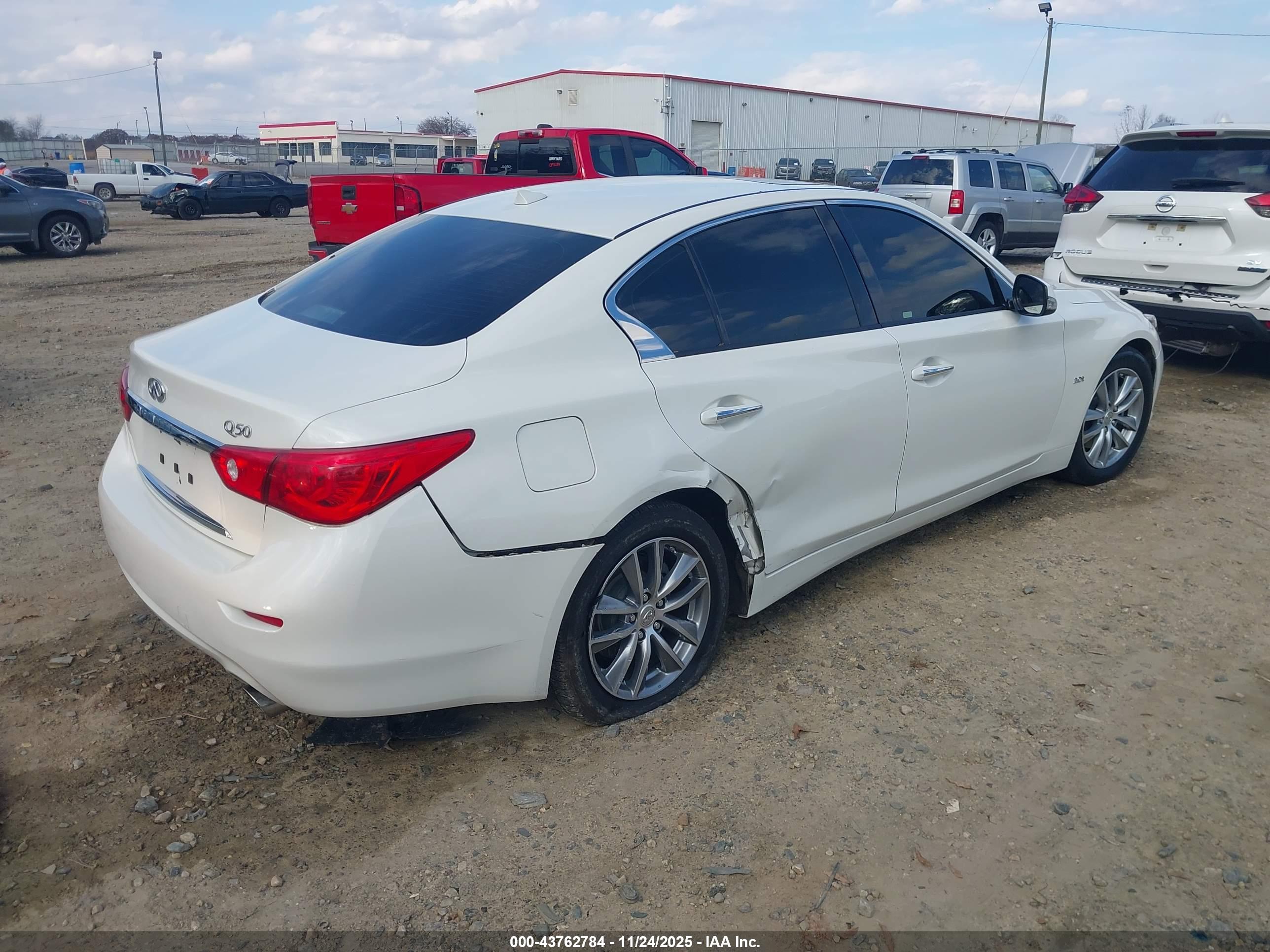 INFINITI Q50 image 6