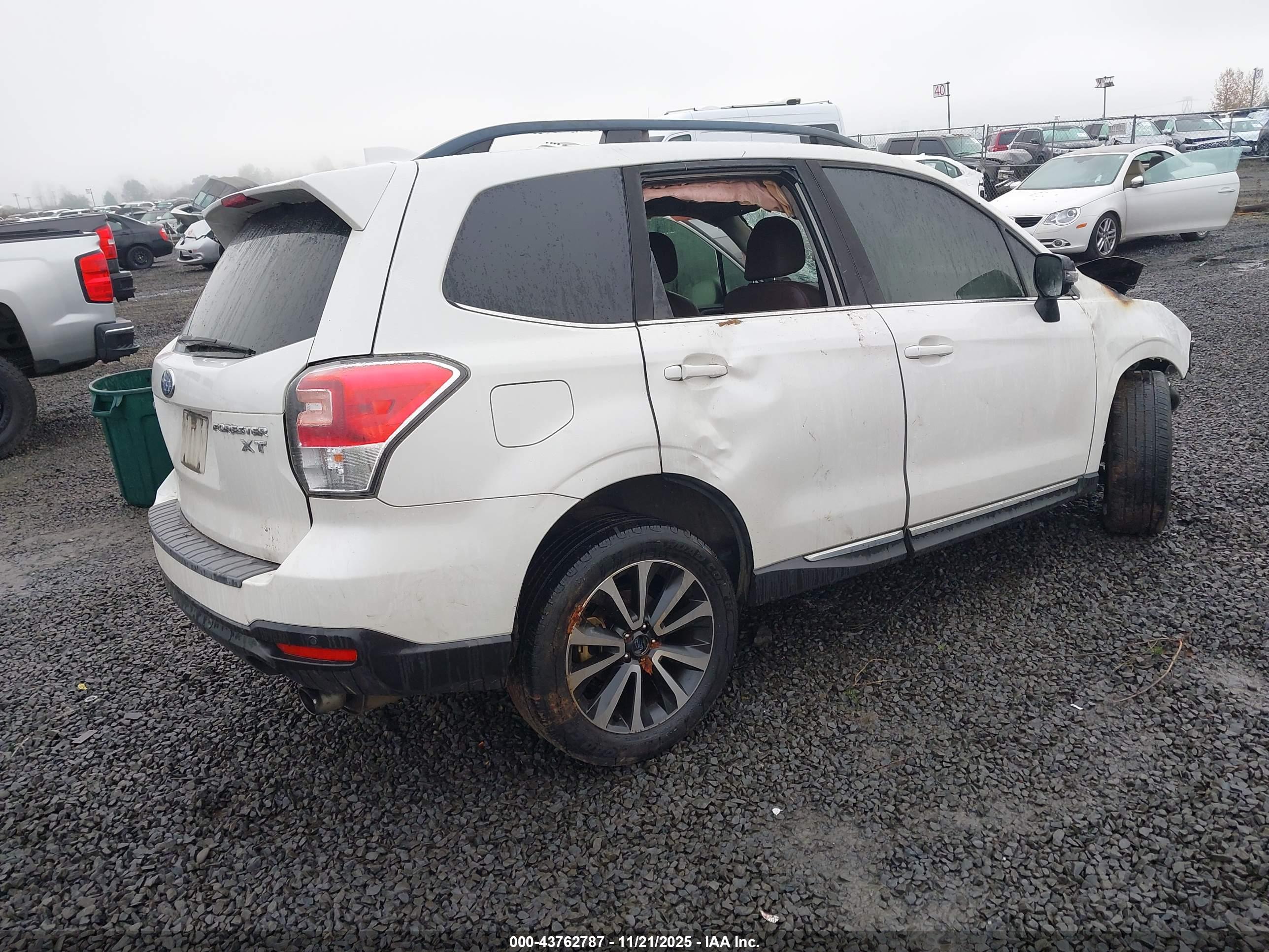 SUBARU FORESTER image 4