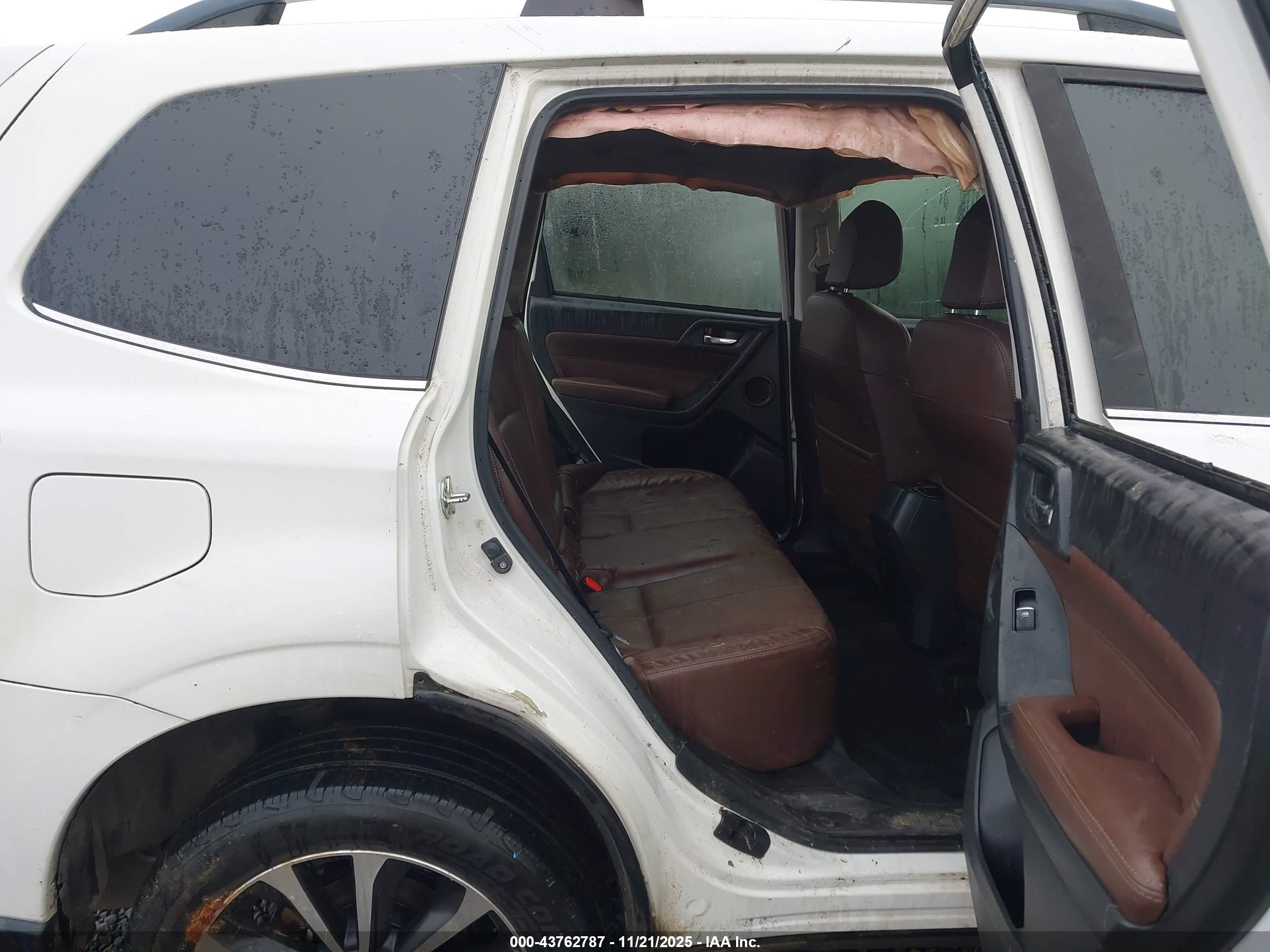 SUBARU FORESTER image 8