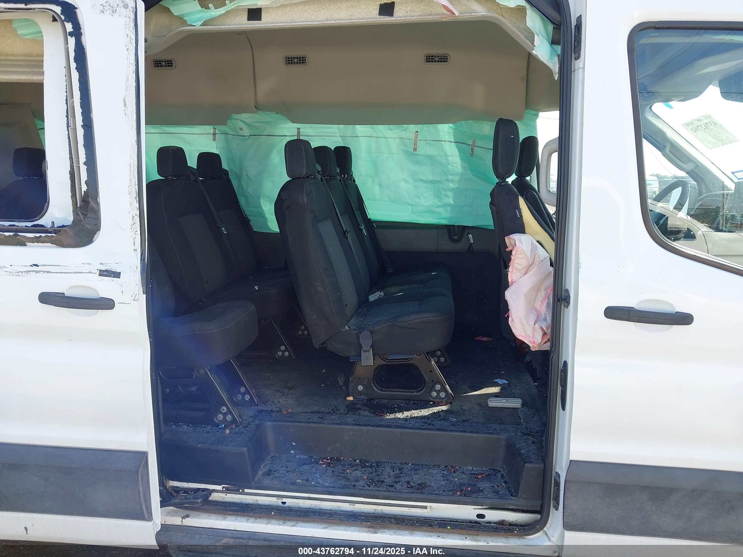FORD TRANSIT-350 image 8