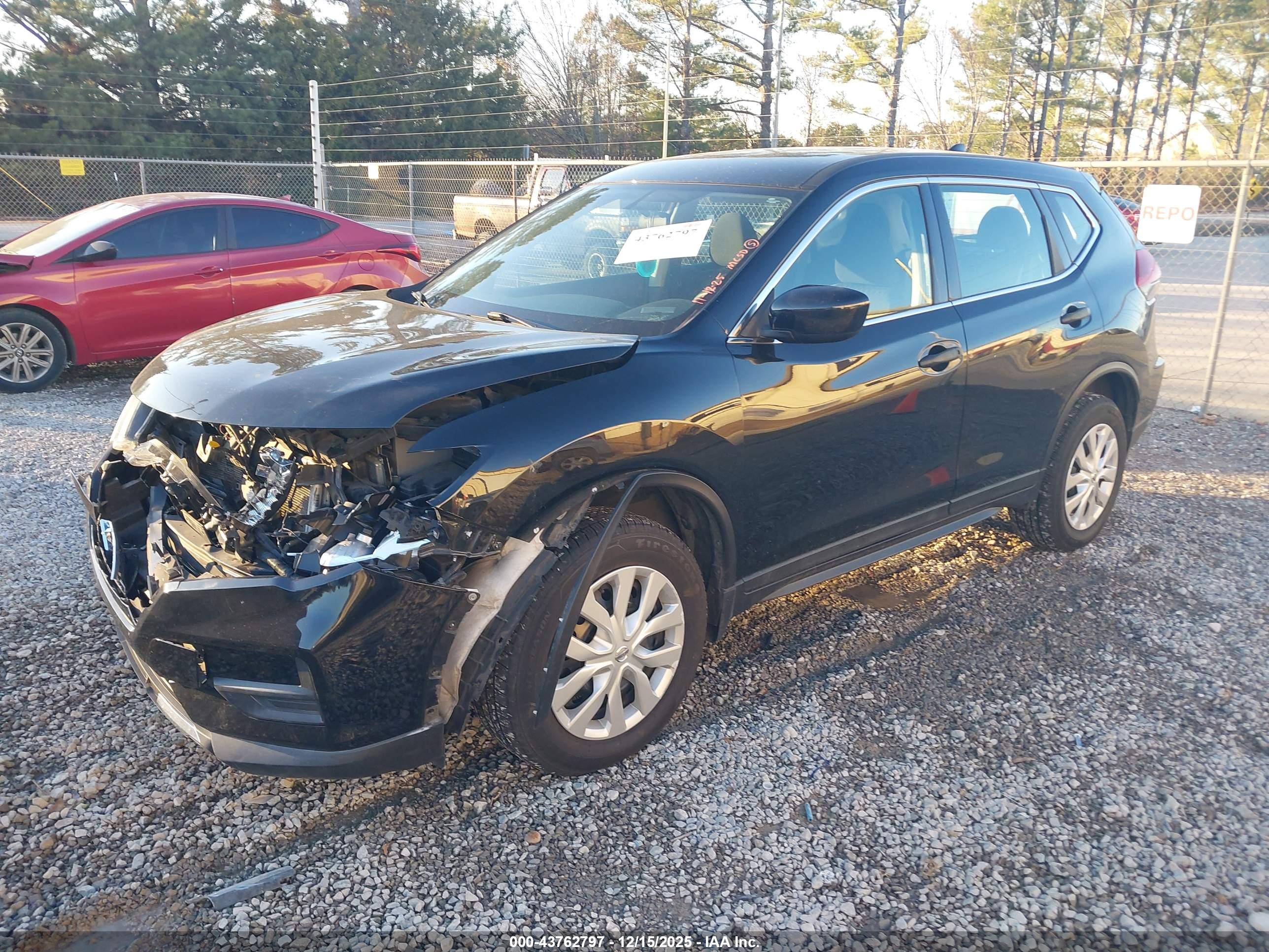 NISSAN ROGUE image 2