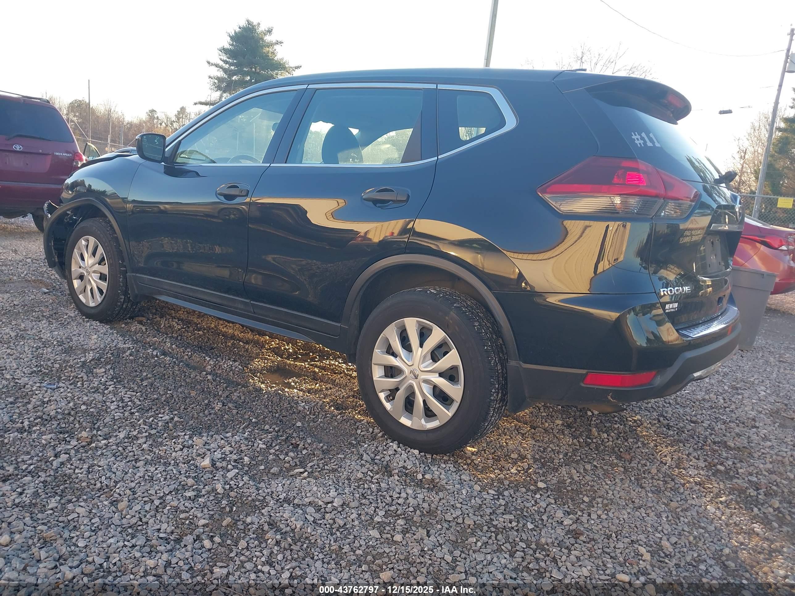 NISSAN ROGUE image 3