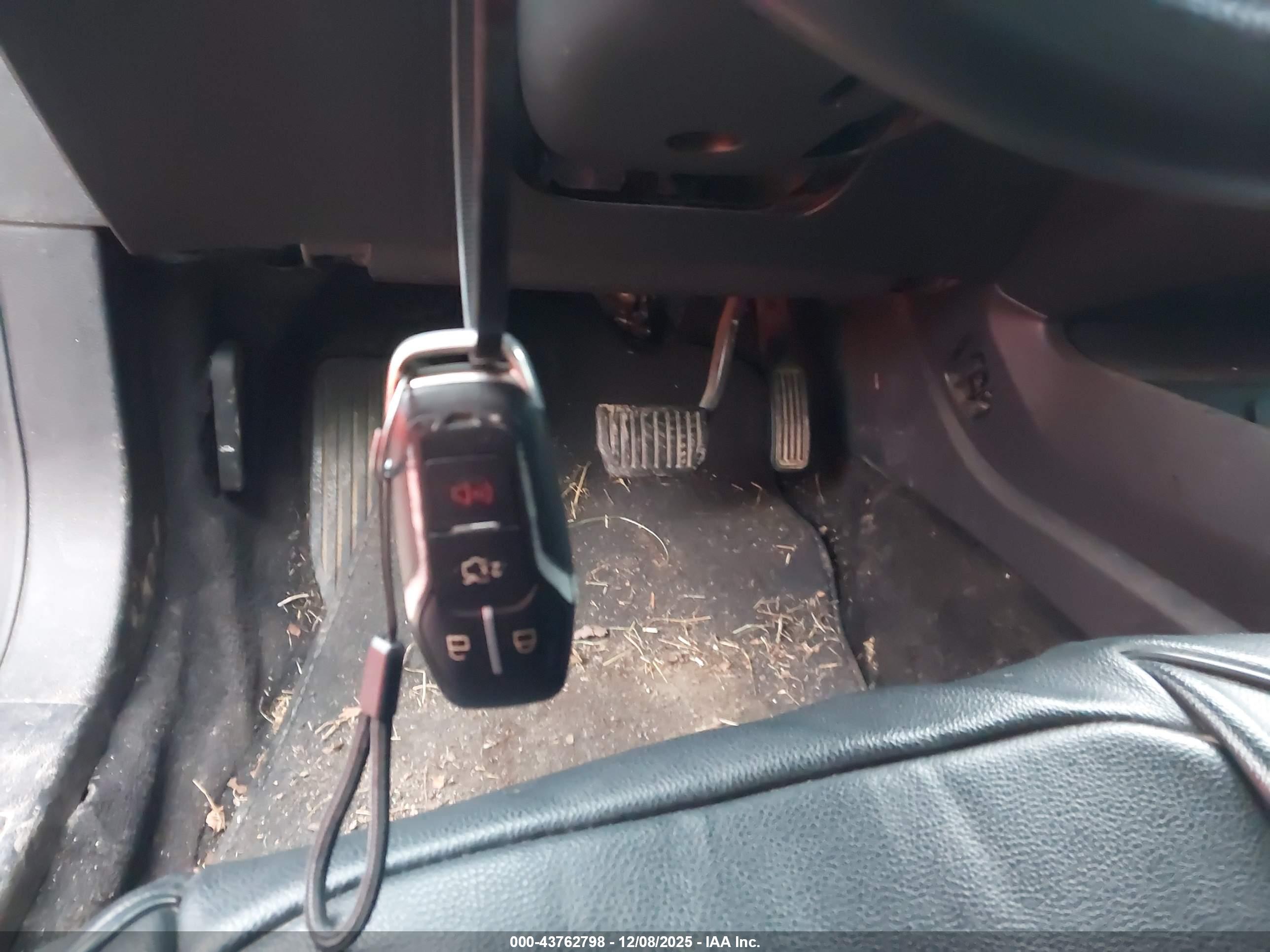 FORD FUSION image 11