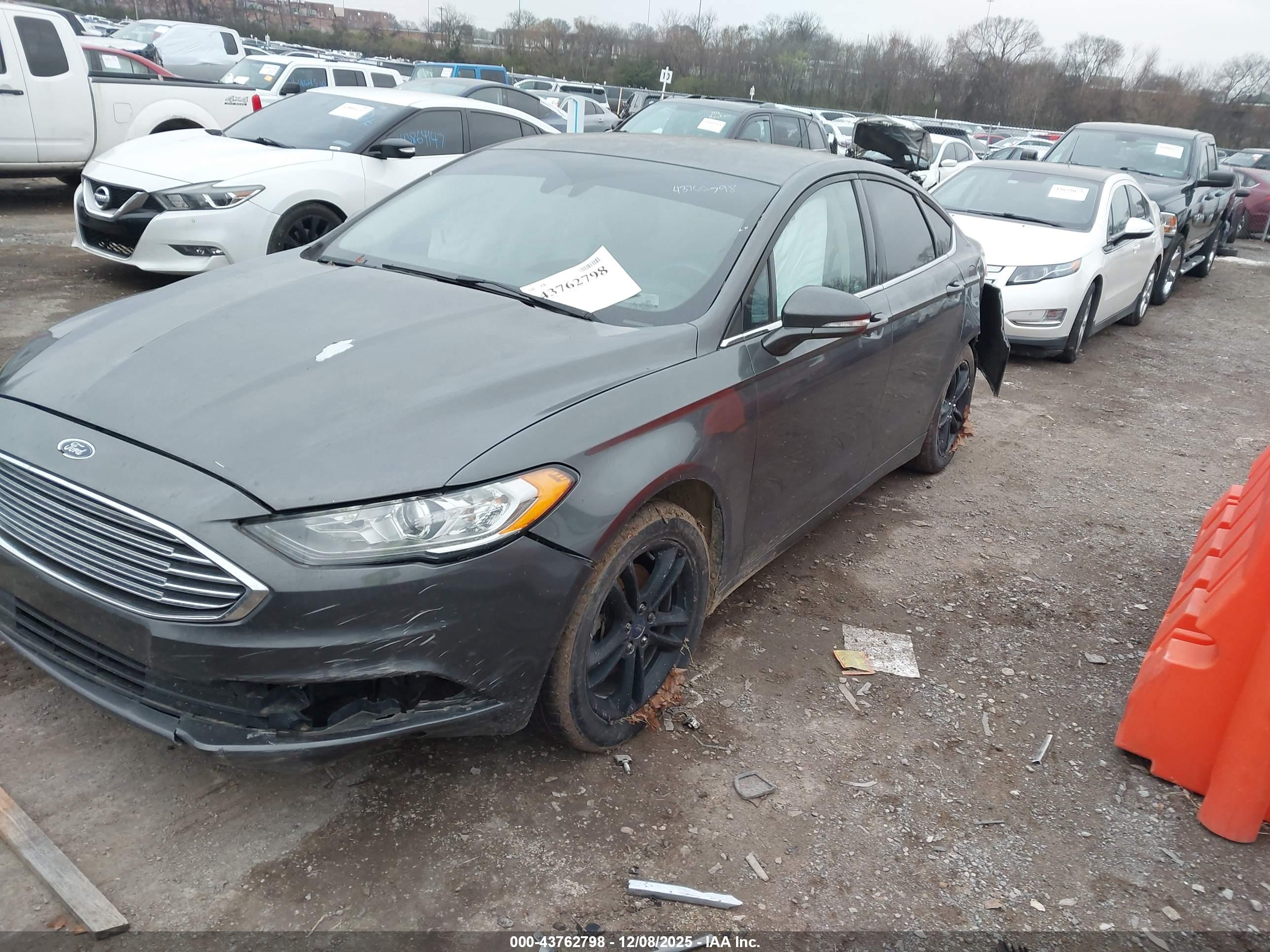 FORD FUSION image 2