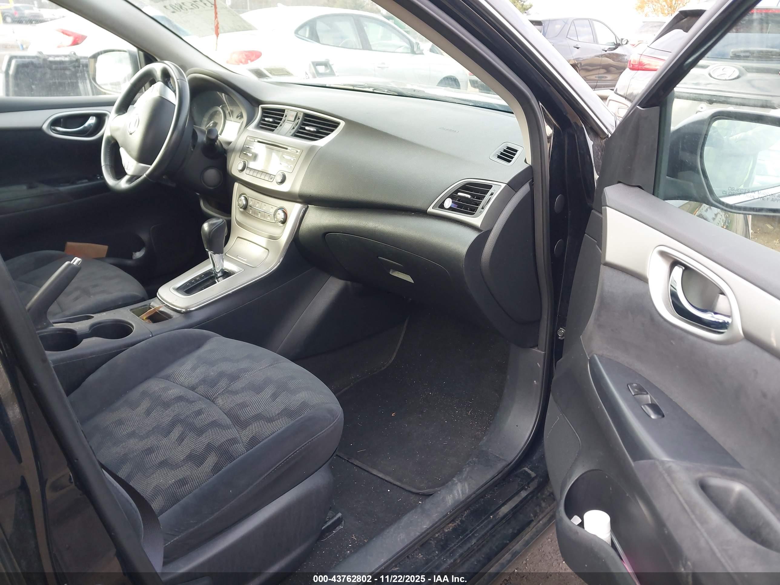 NISSAN SENTRA image 5