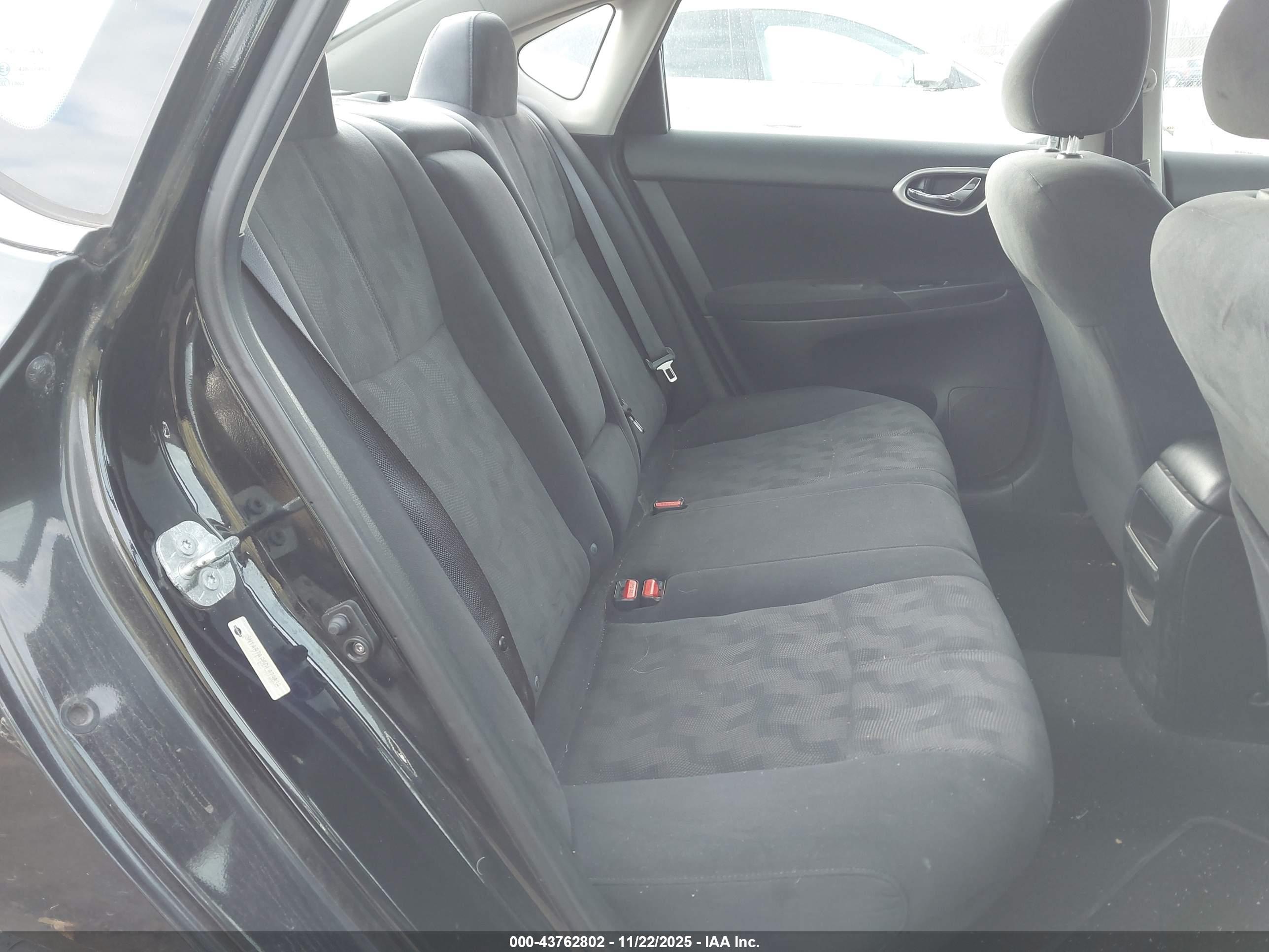 NISSAN SENTRA image 8