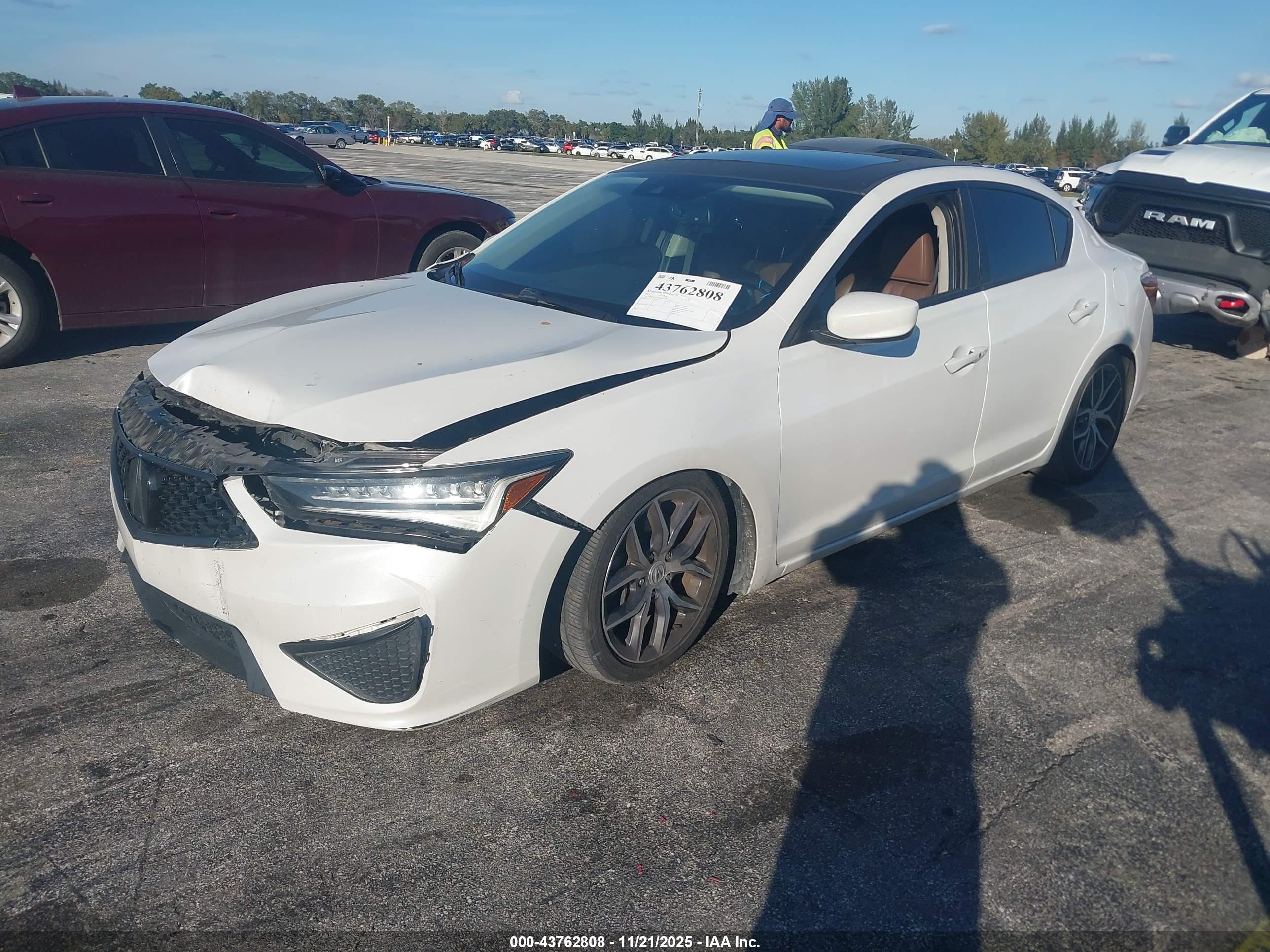 ACURA ILX image 2
