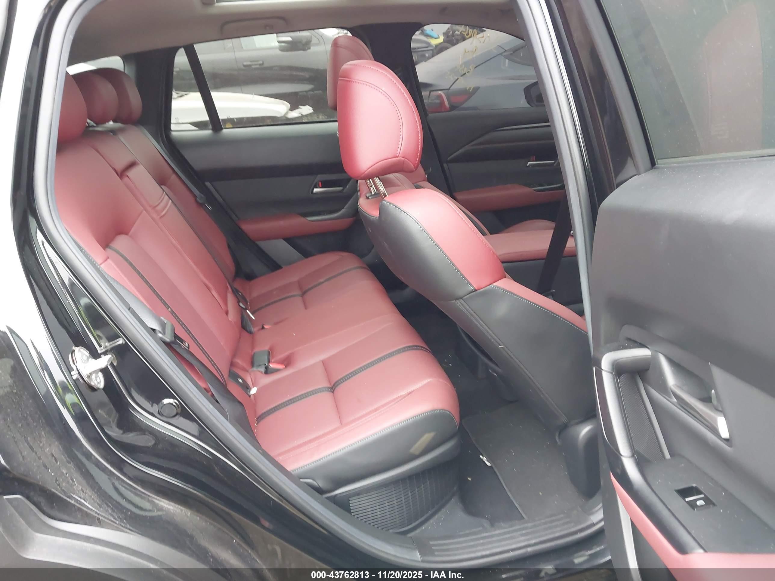 MAZDA CX-50 image 8