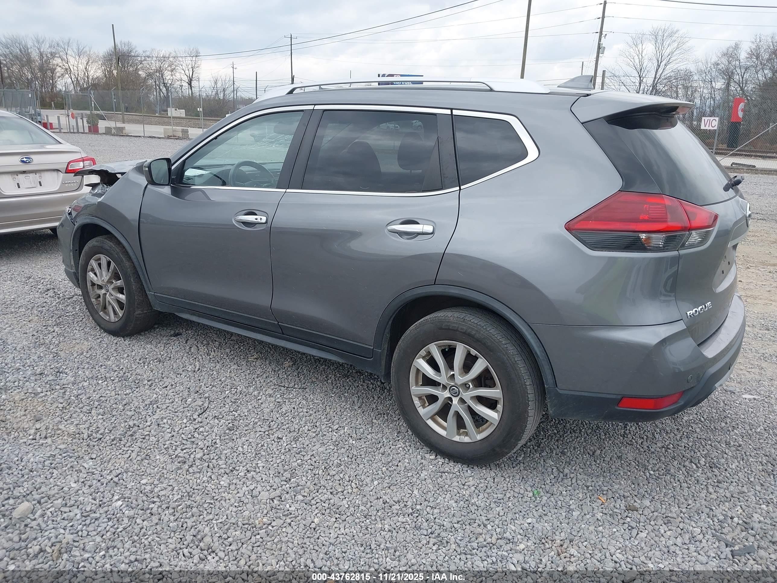 NISSAN ROGUE image 3