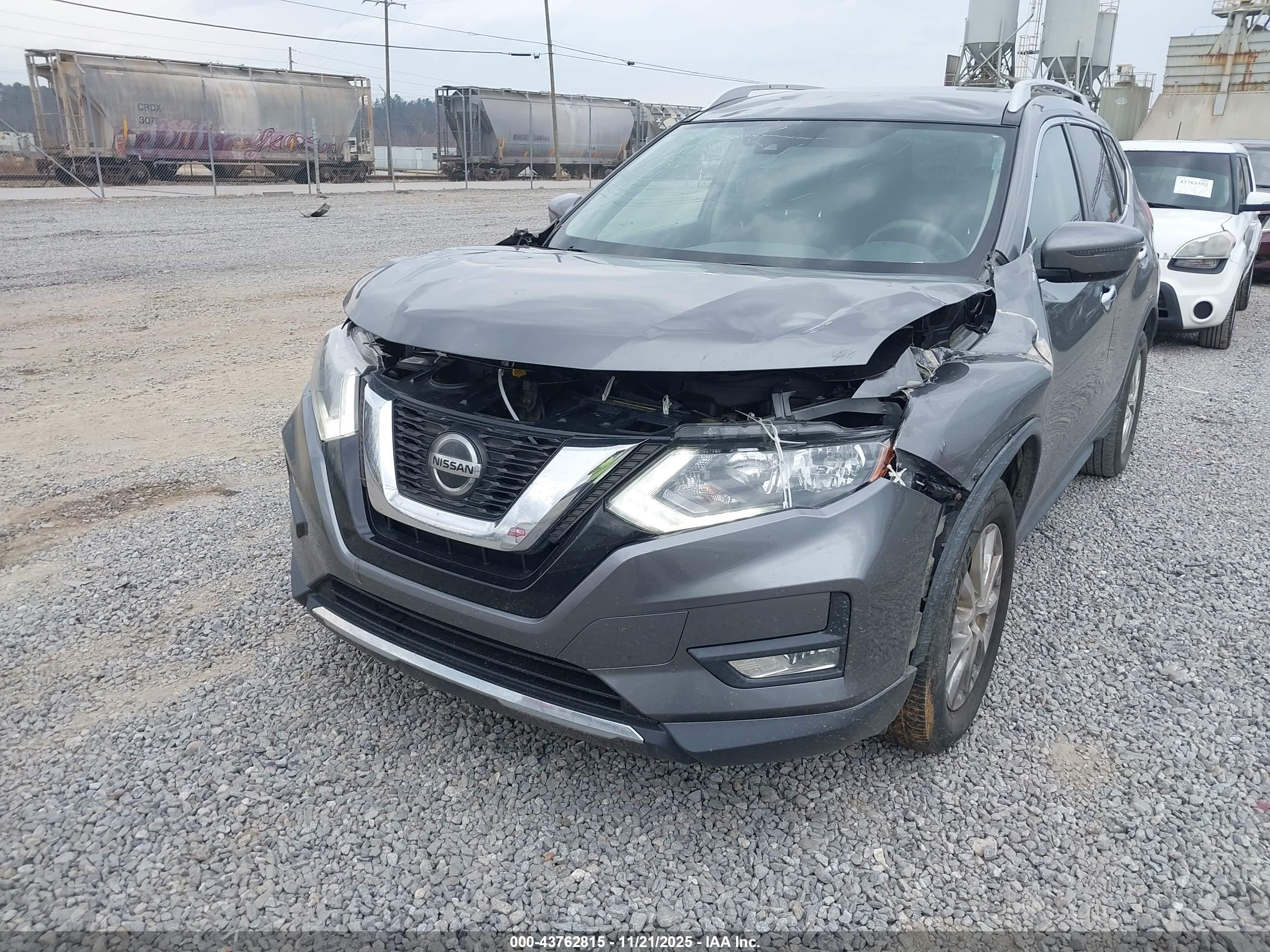 NISSAN ROGUE image 6