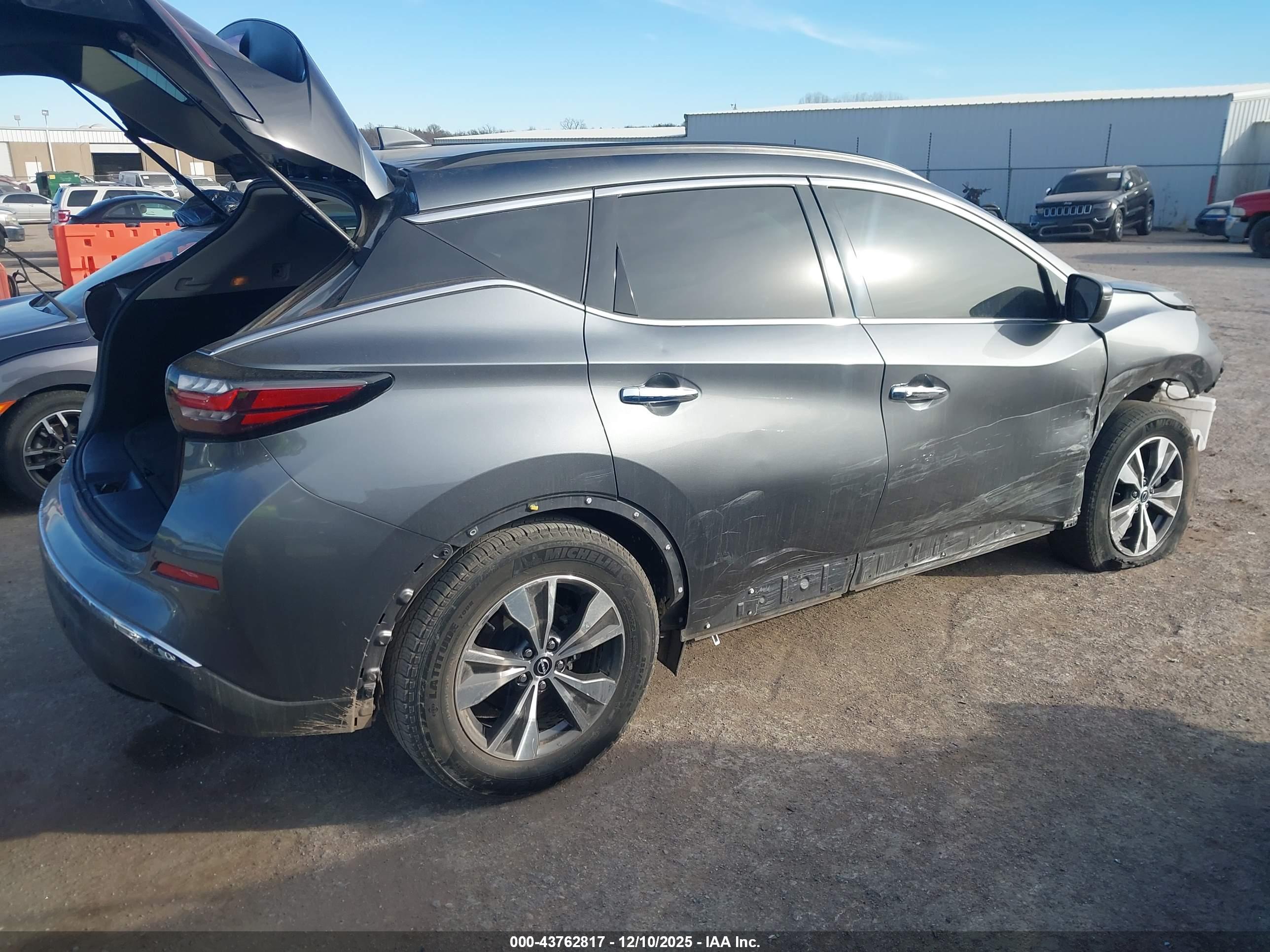 NISSAN MURANO image 4