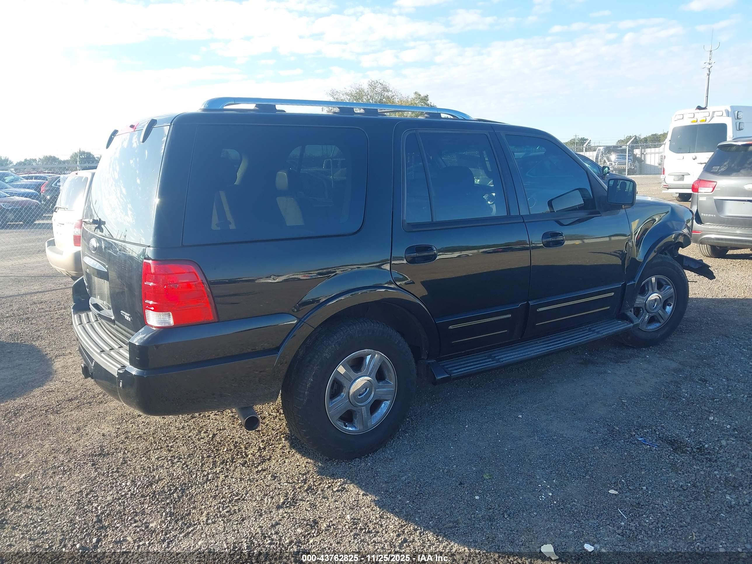 FORD EXPEDITION image 4