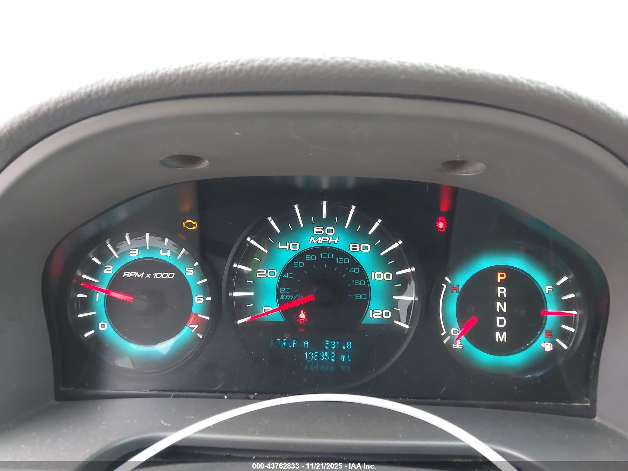 FORD FUSION image 7