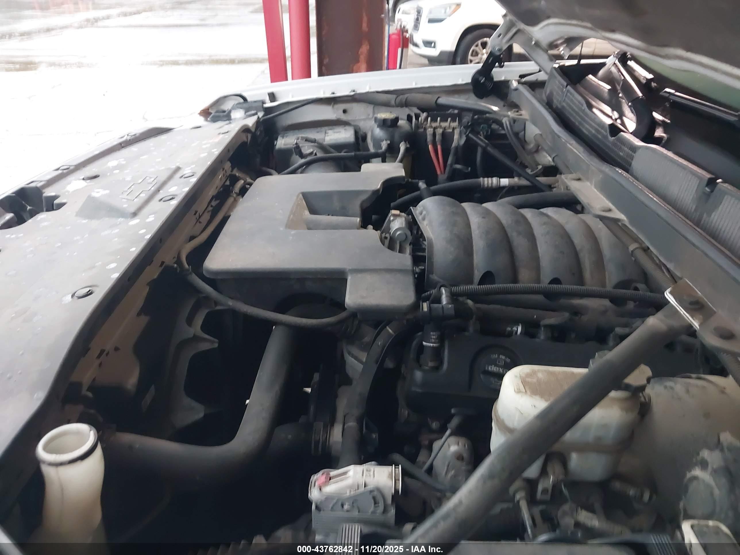 CHEVROLET SILVERADO image 10
