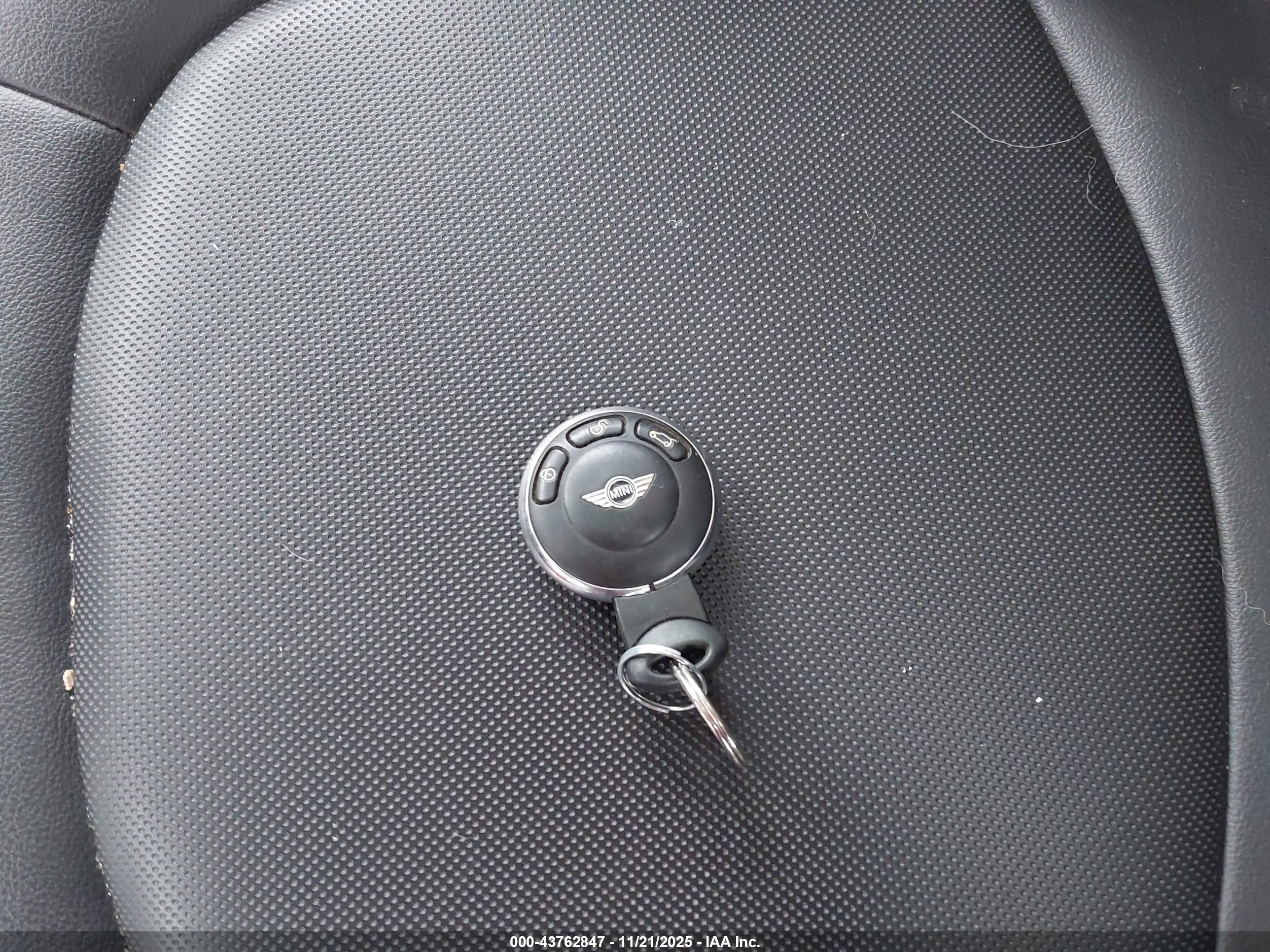 MINI COUNTRYMAN image 11