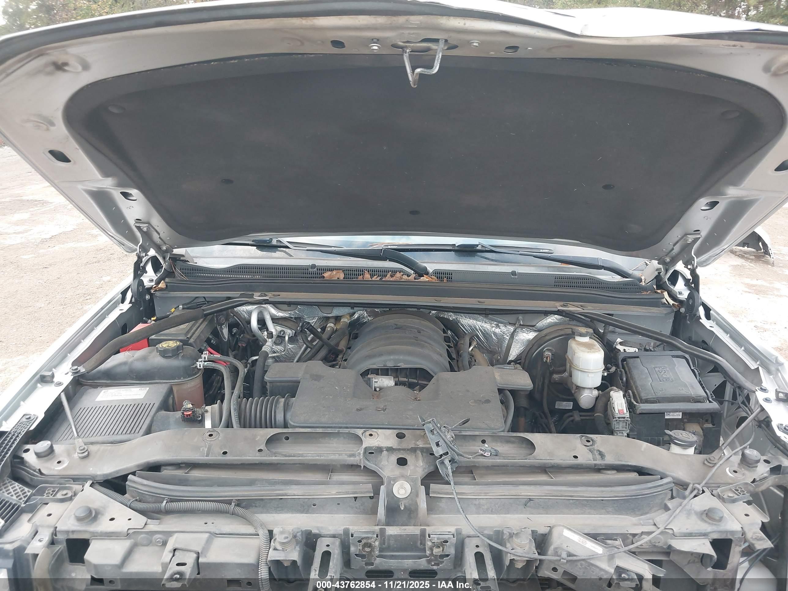 CHEVROLET TAHOE image 10