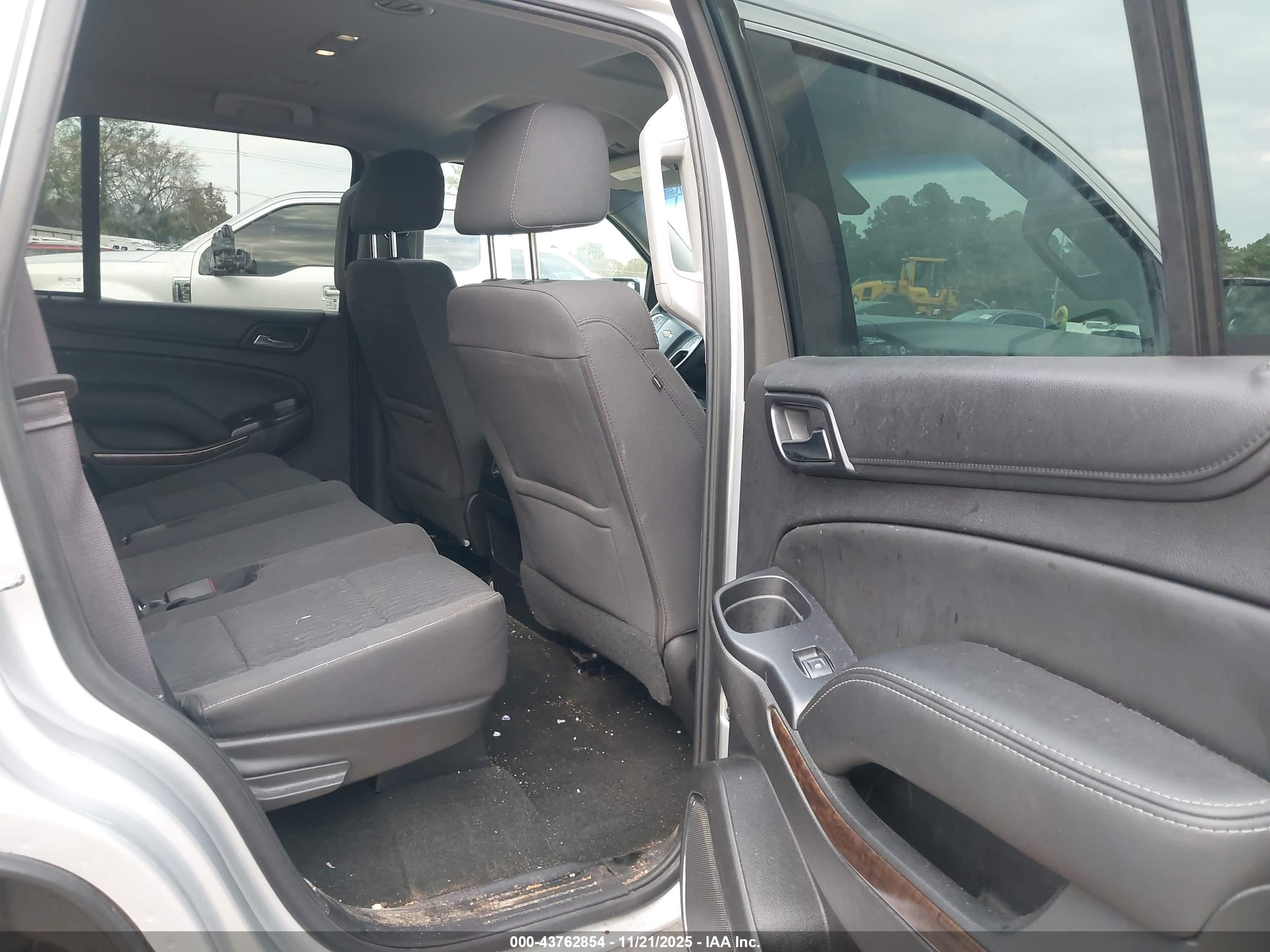 CHEVROLET TAHOE image 8