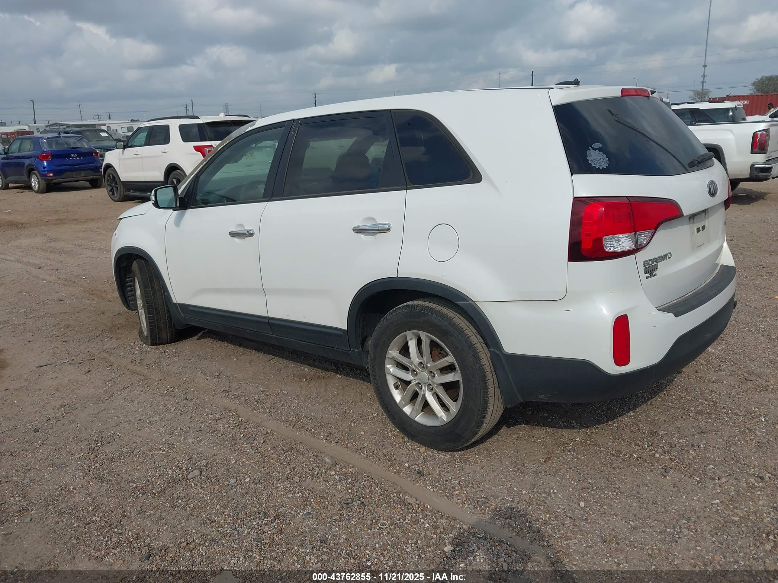 KIA SORENTO image 3