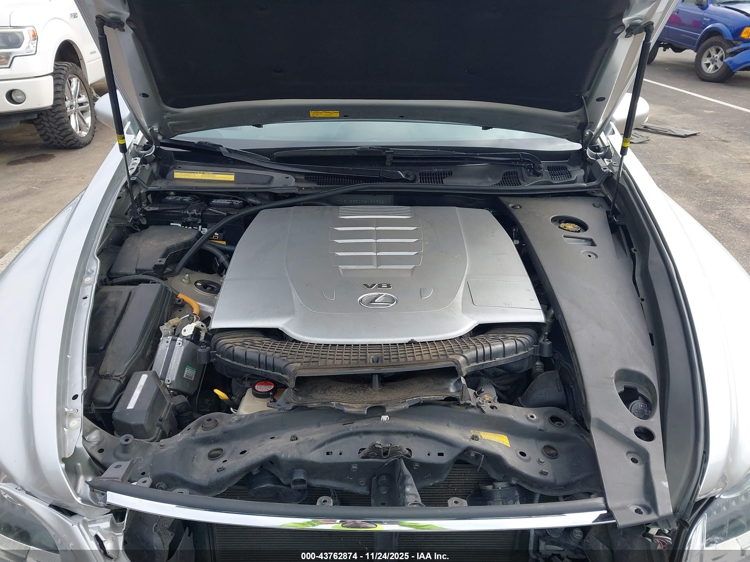 LEXUS LS image 10