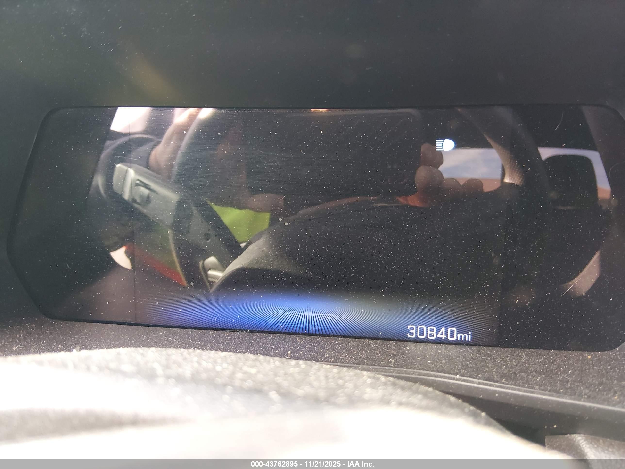 CHEVROLET COLORADO image 7
