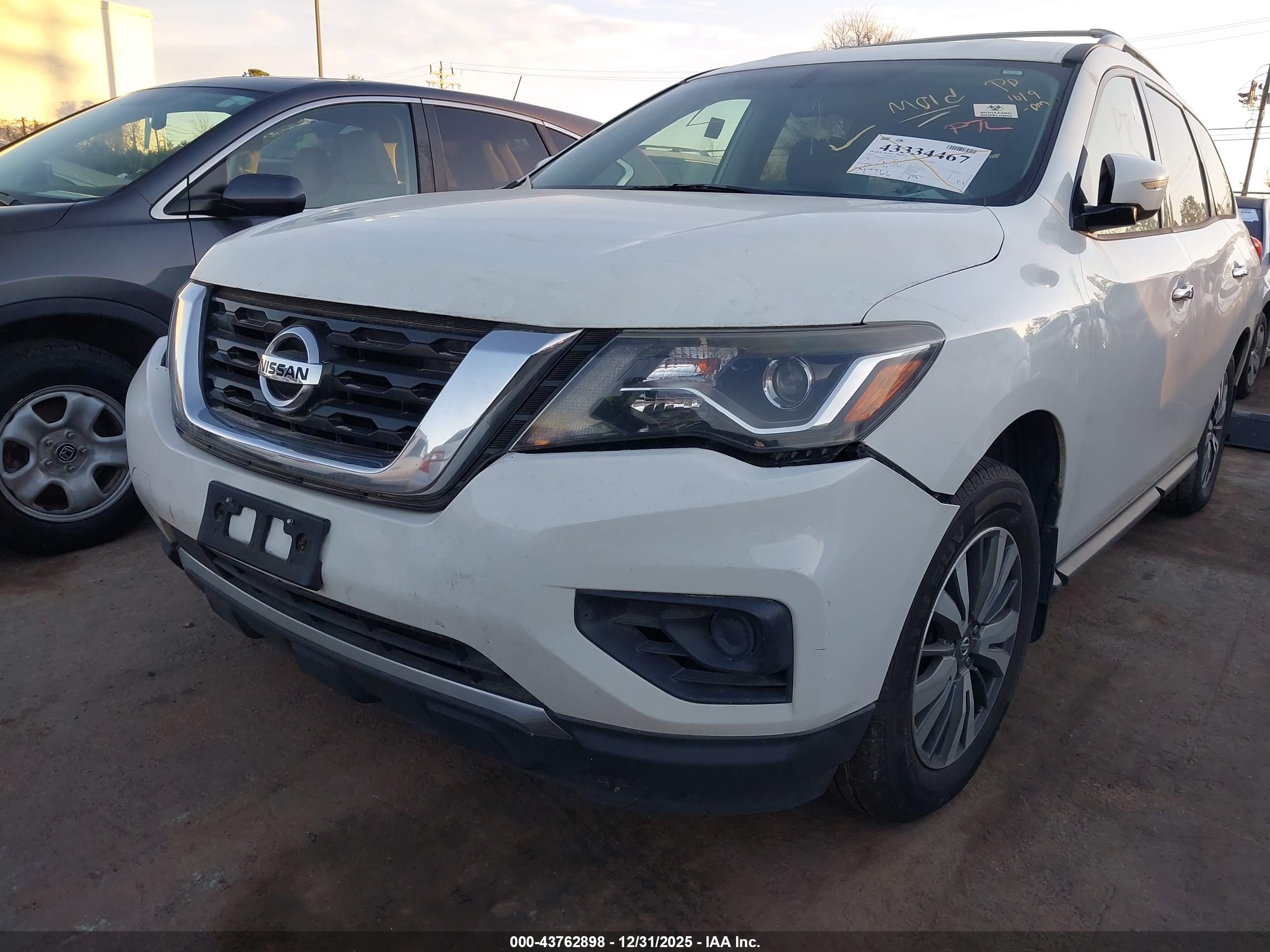 NISSAN PATHFINDER image 6