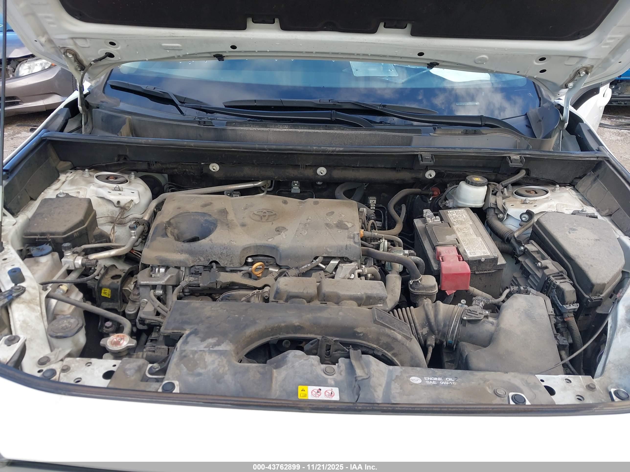 TOYOTA RAV4 image 10
