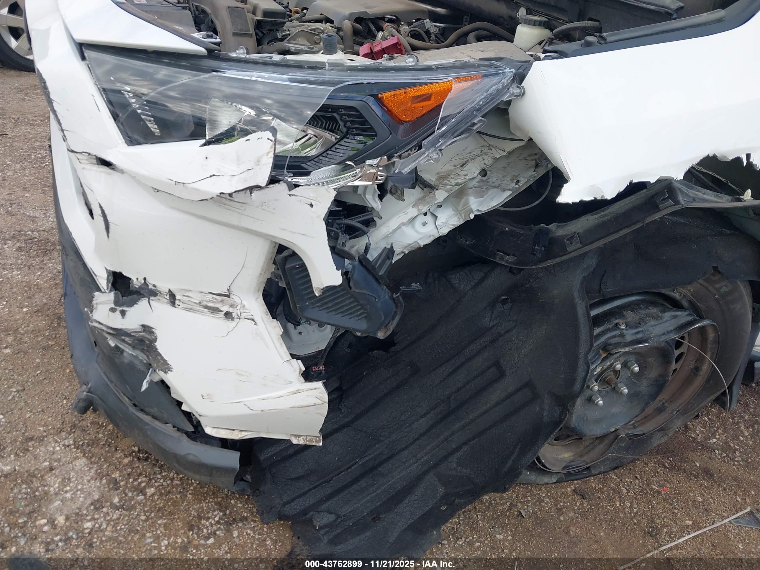TOYOTA RAV4 image 6