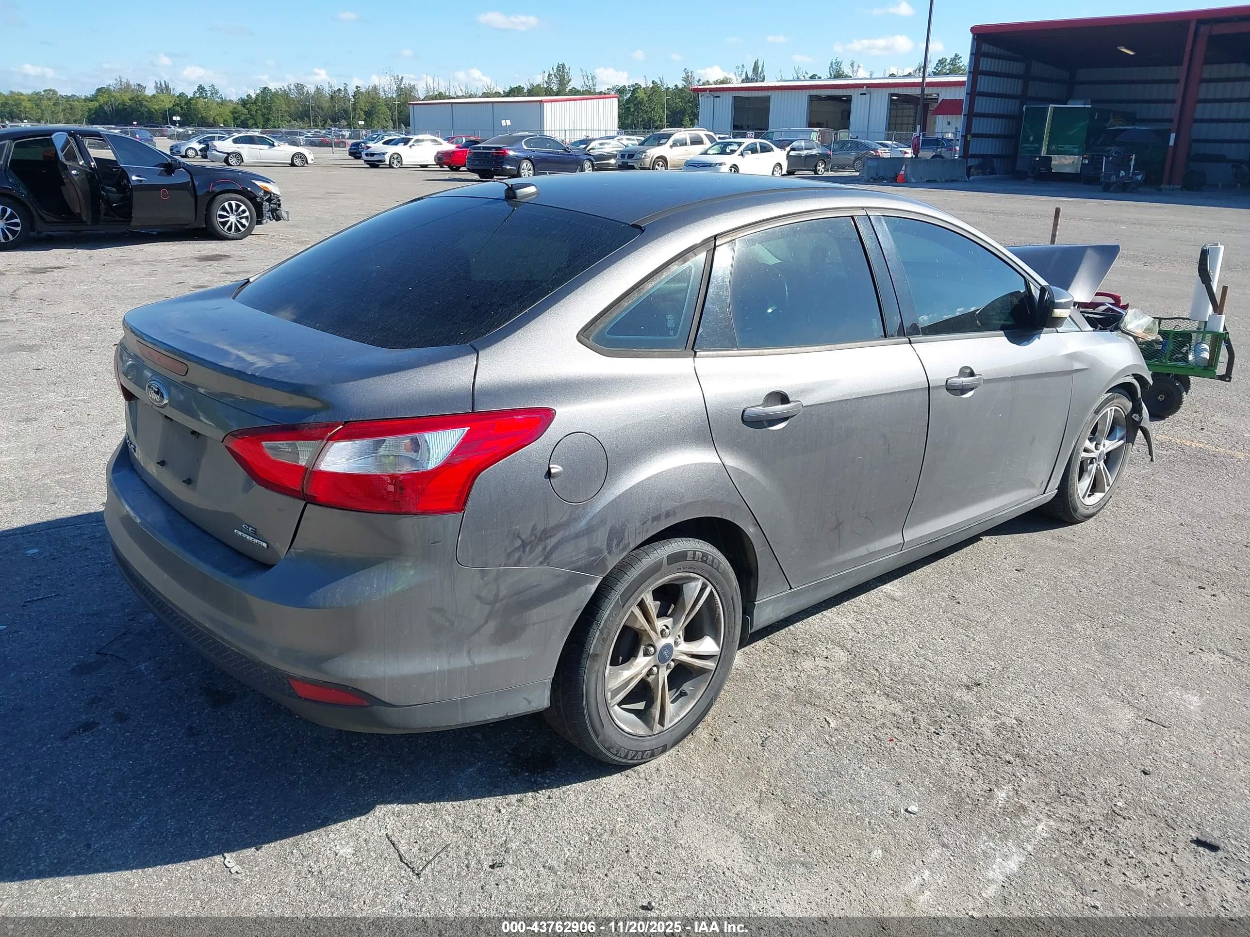 FORD FOCUS image 4