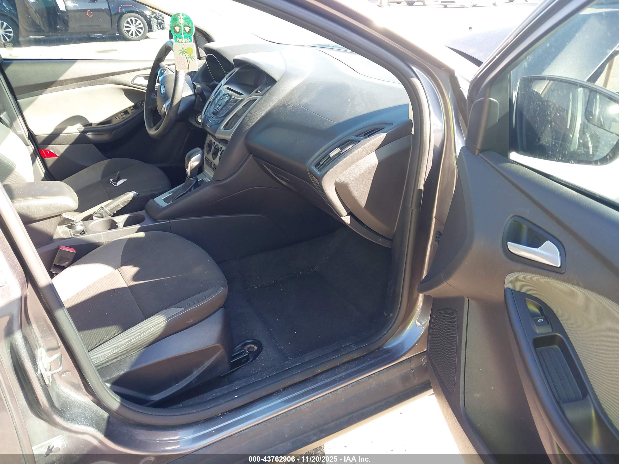 FORD FOCUS image 5