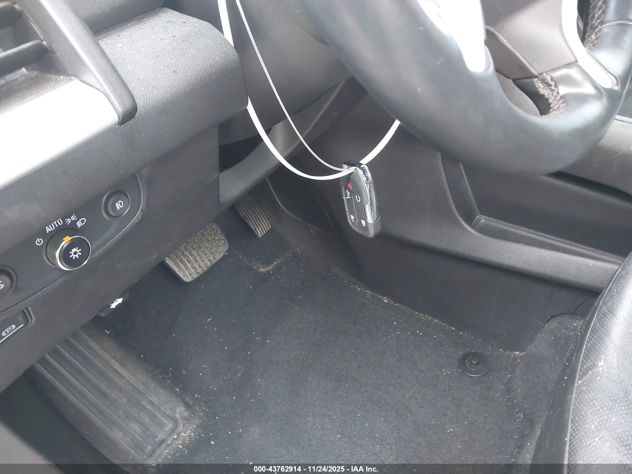 GMC TERRAIN image 11
