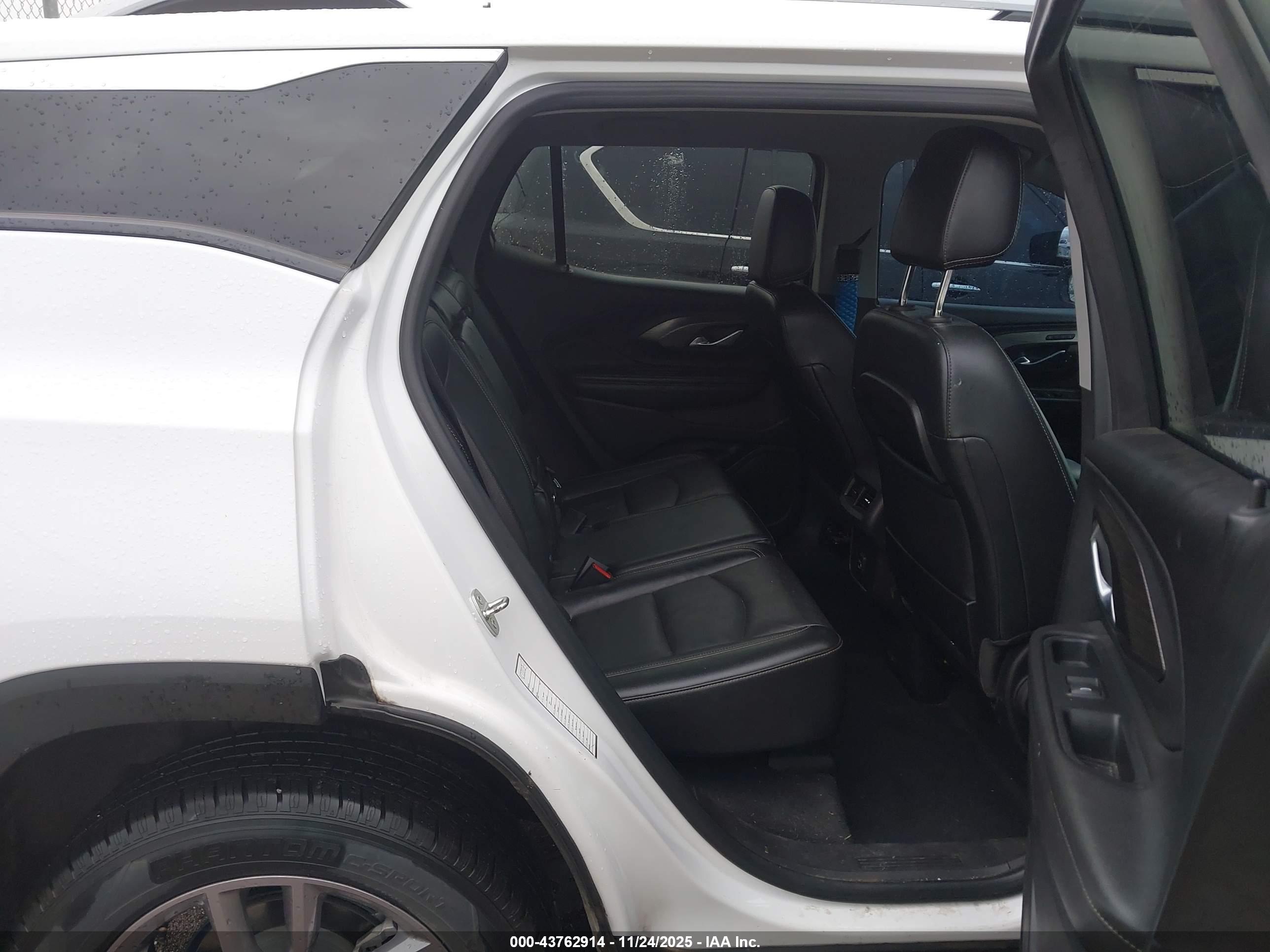 GMC TERRAIN image 8
