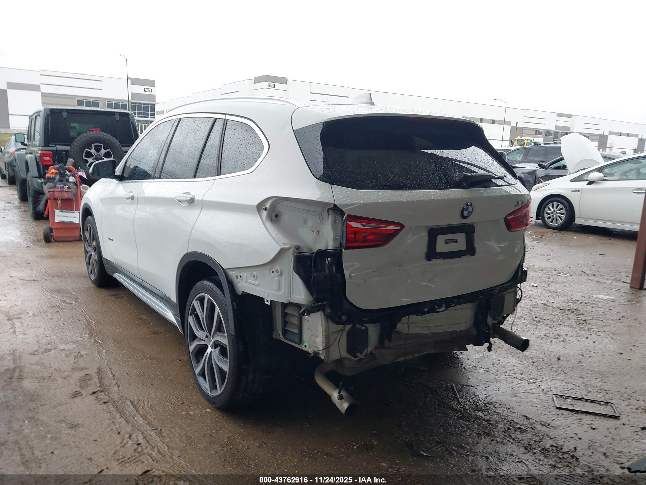 BMW X1 image 3