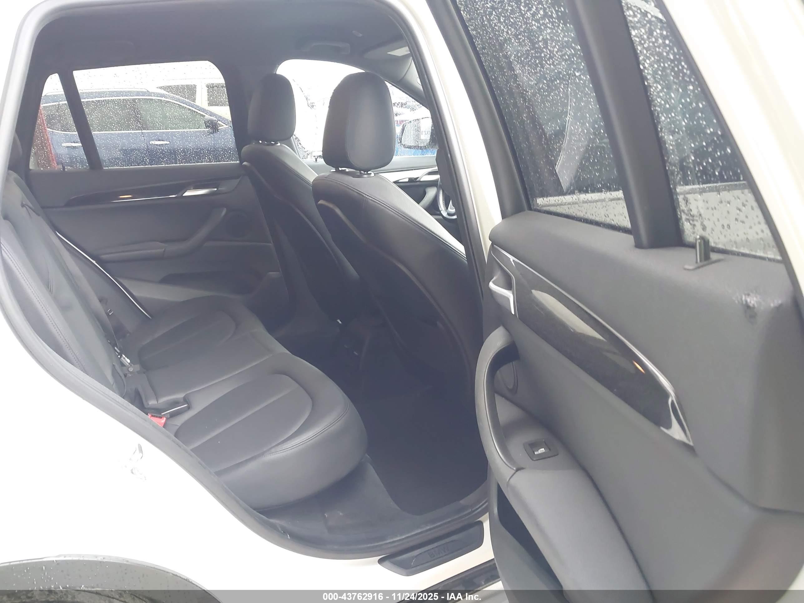 BMW X1 image 8