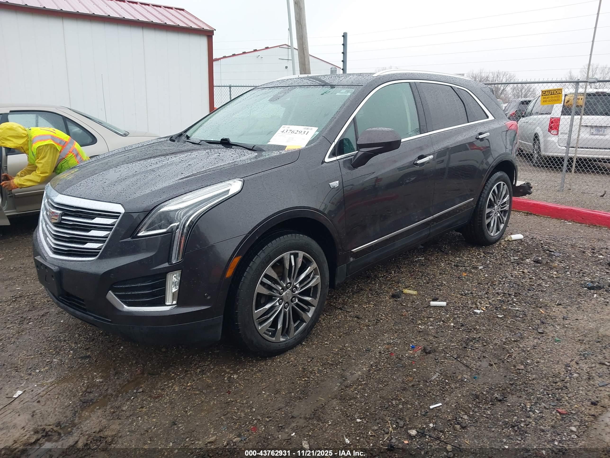 CADILLAC XT5 image 2