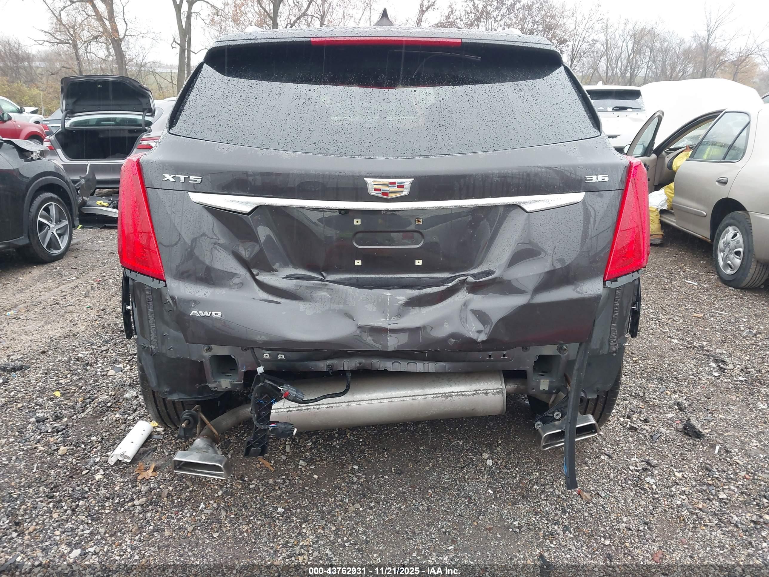 CADILLAC XT5 image 6