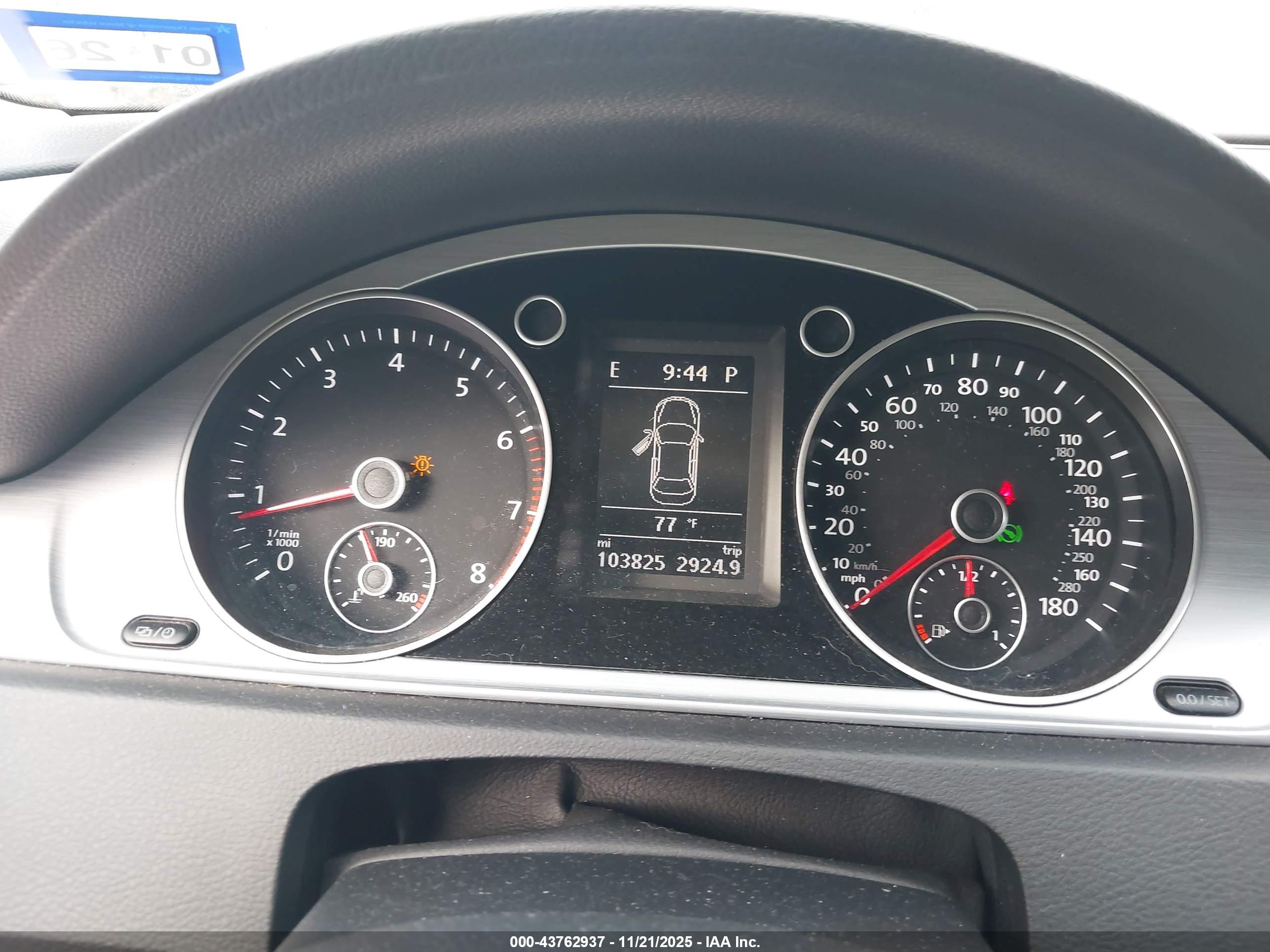 VOLKSWAGEN CC image 7